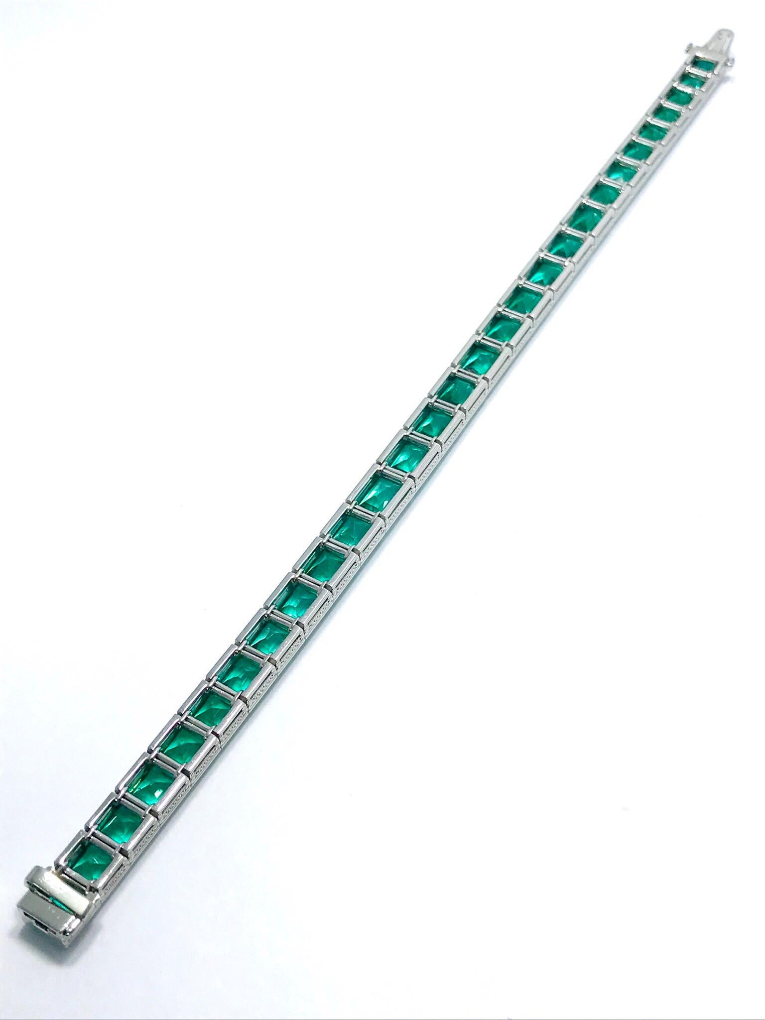Art Deco 29.25 Carat Natural Untreated Colombian Emerald Platinum Line Bracelet