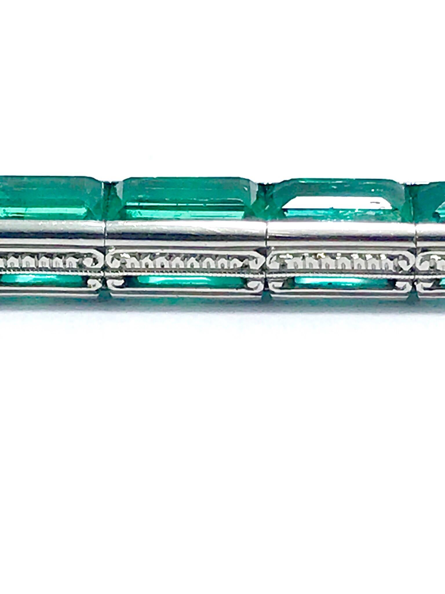 29.25 Carat Natural Untreated Colombian Emerald Platinum Line Bracelet In Excellent Condition In Chevy Chase, MD