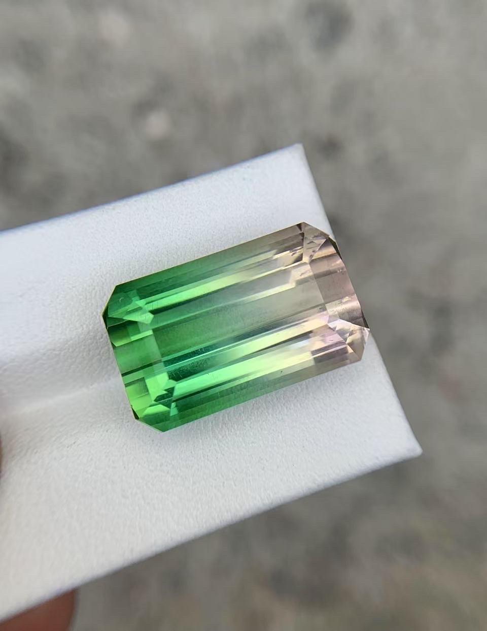Taglio brillante 29,26 carati di tormalina dell'Afghanistan certificata GRS Bi Color Melon in vendita