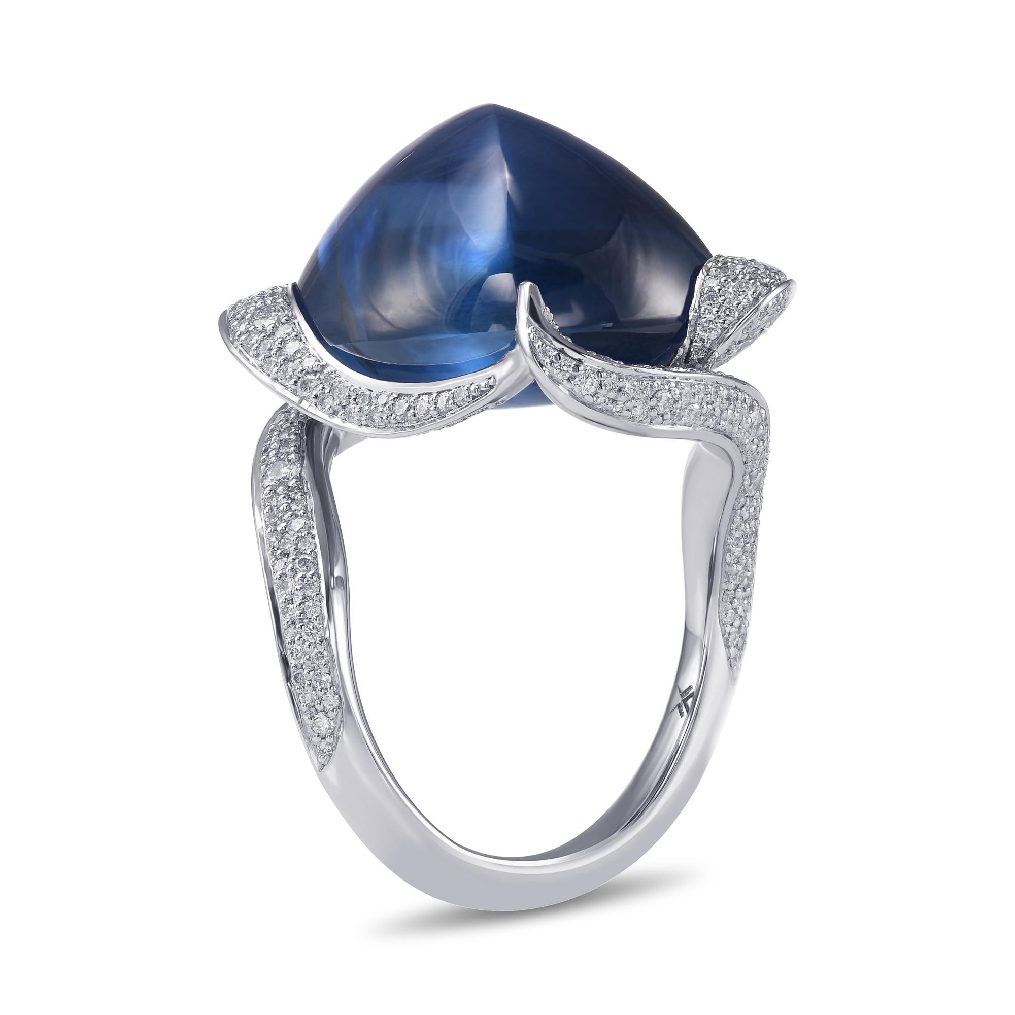 29,26 cts Zafiro de Birmania cabujón azul real certificado y anillo de diamantes de alta costura Cabujón de pan de azúcar en venta