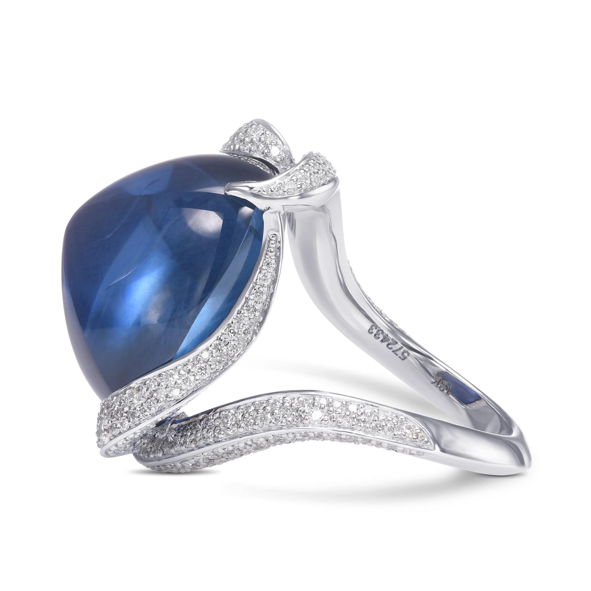 29,26 cts Zafiro de Birmania cabujón azul real certificado y anillo de diamantes de alta costura en Nuevo estado para la venta en New York, NY