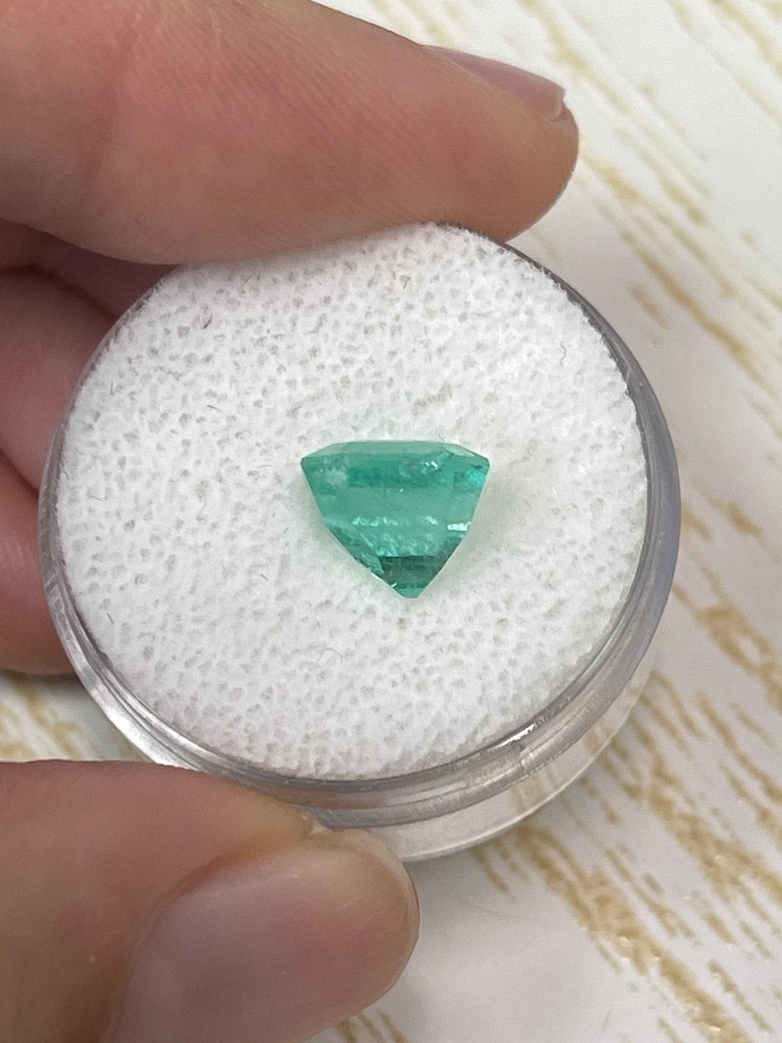 2,92 ct Esmeralda Colombiana Verde Medio Astillada Talla Asscher Genuina Nacimiento de Mayo Corte Asscher en venta