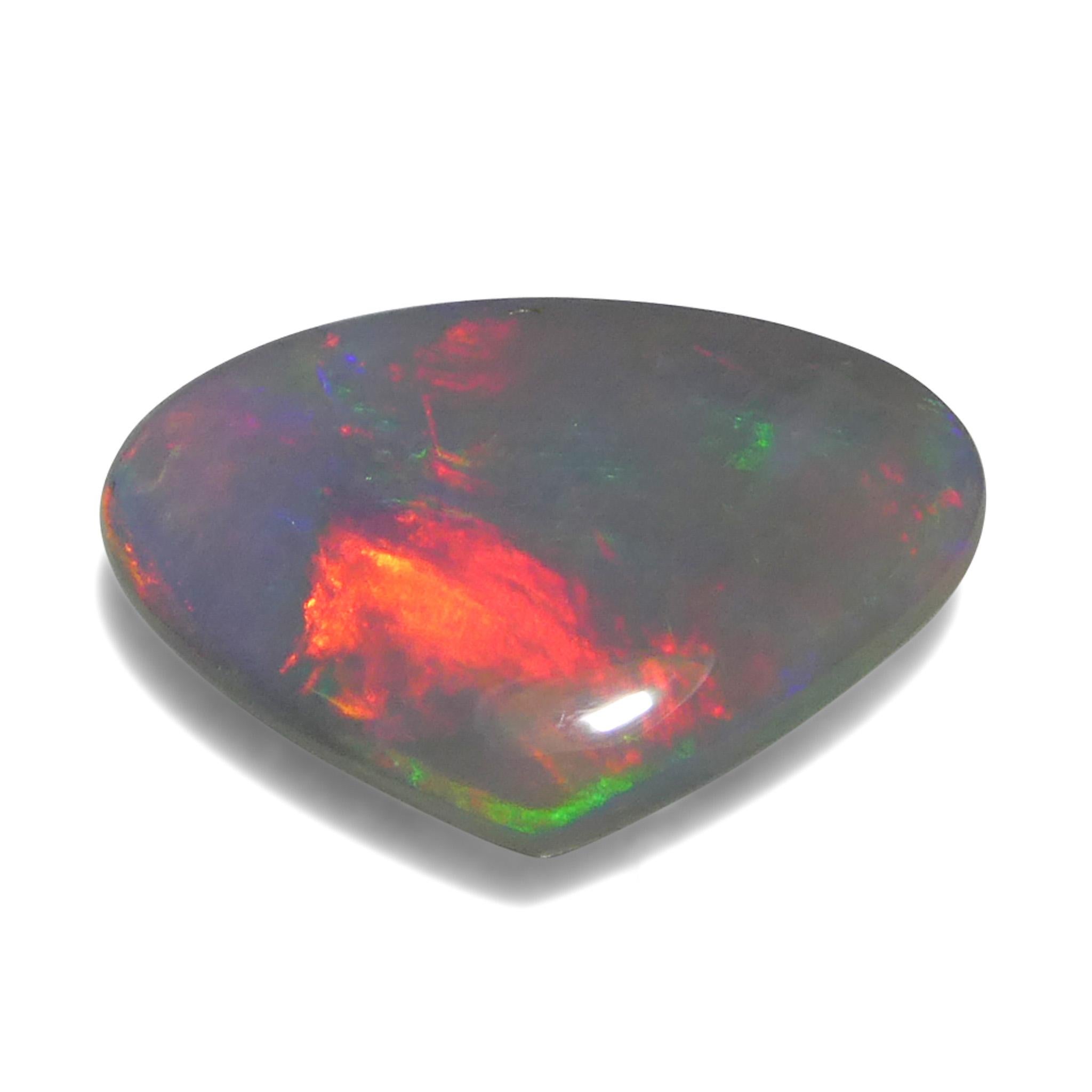 2.92ct Opale grigio cabochon a forma libera dall'Australia In condizioni Nuovo in vendita a Toronto, Ontario