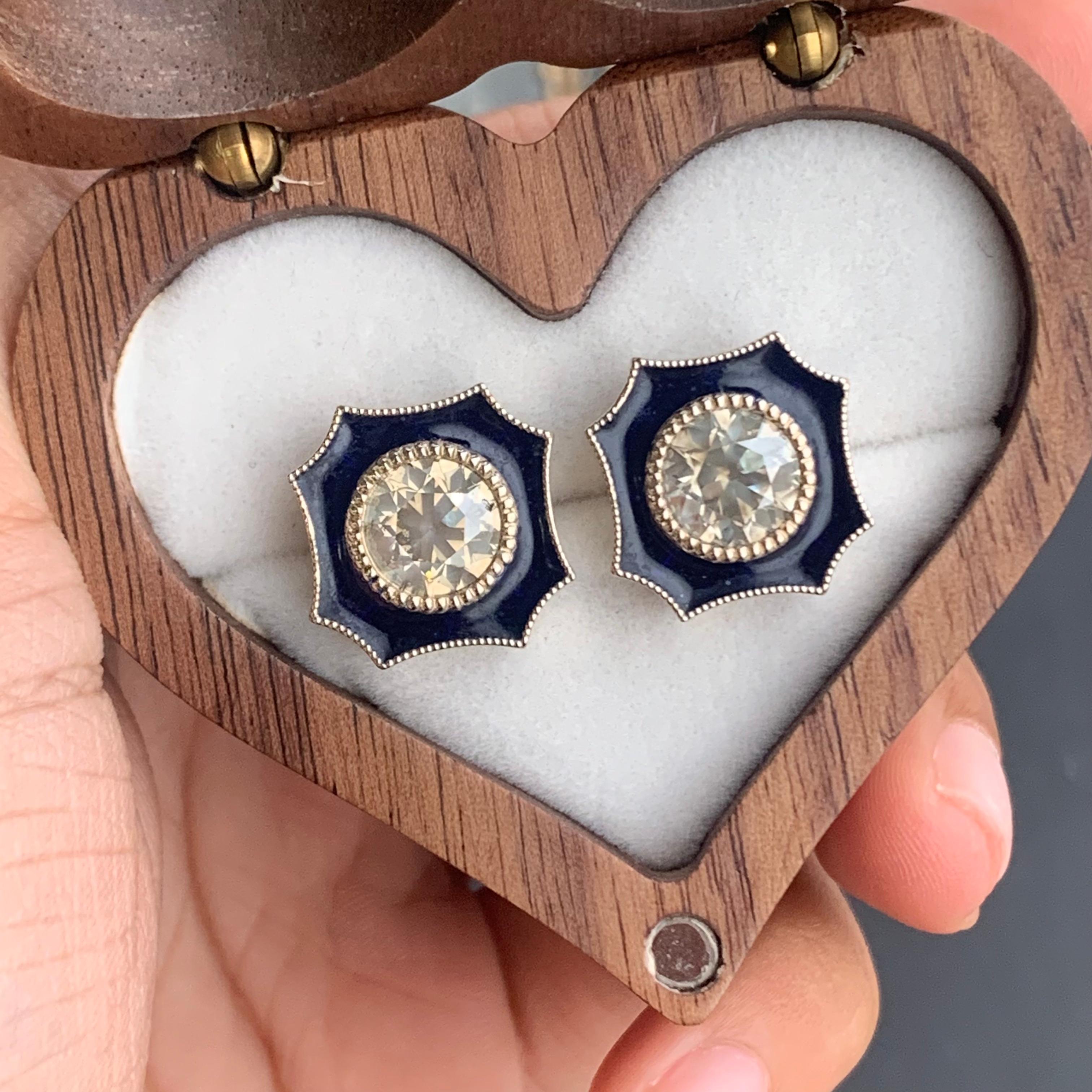 Boucles d'oreilles en diamant taille ancienne de 2,93 carats de style Art déco (or 14K) en vente 1