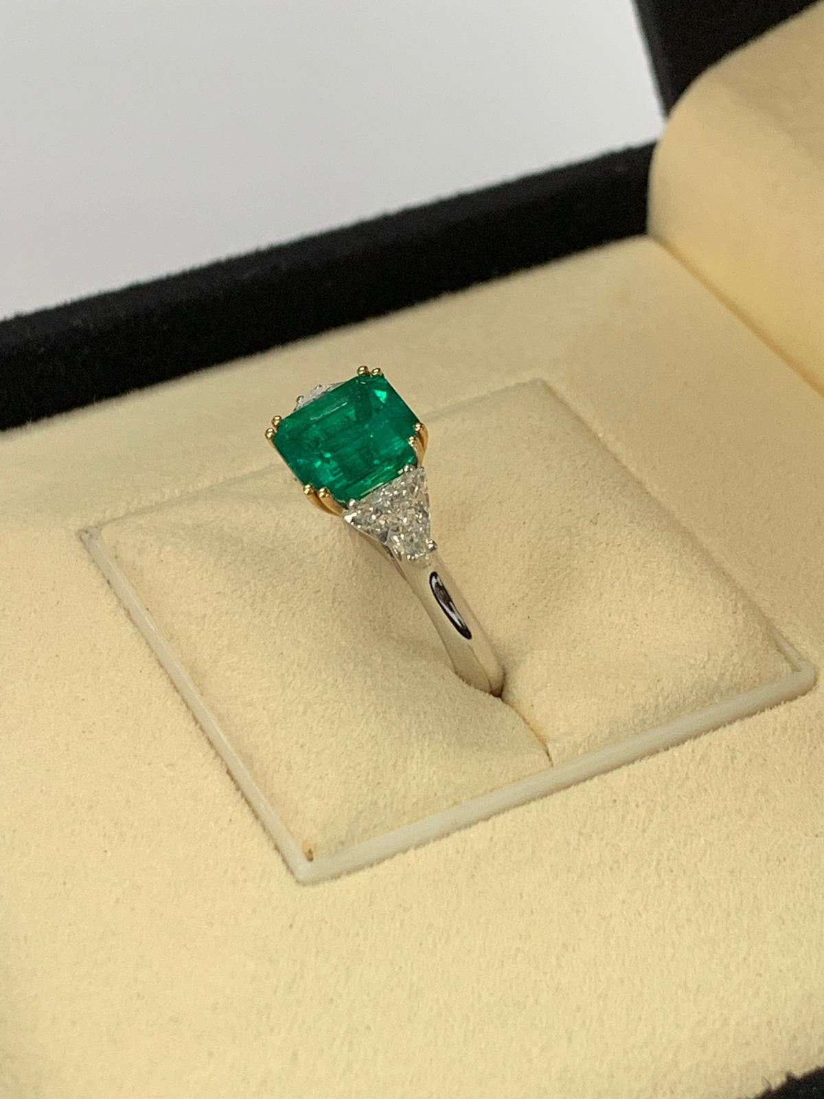 2.93 Carat Colombian Emerald and Diamond Ring 2