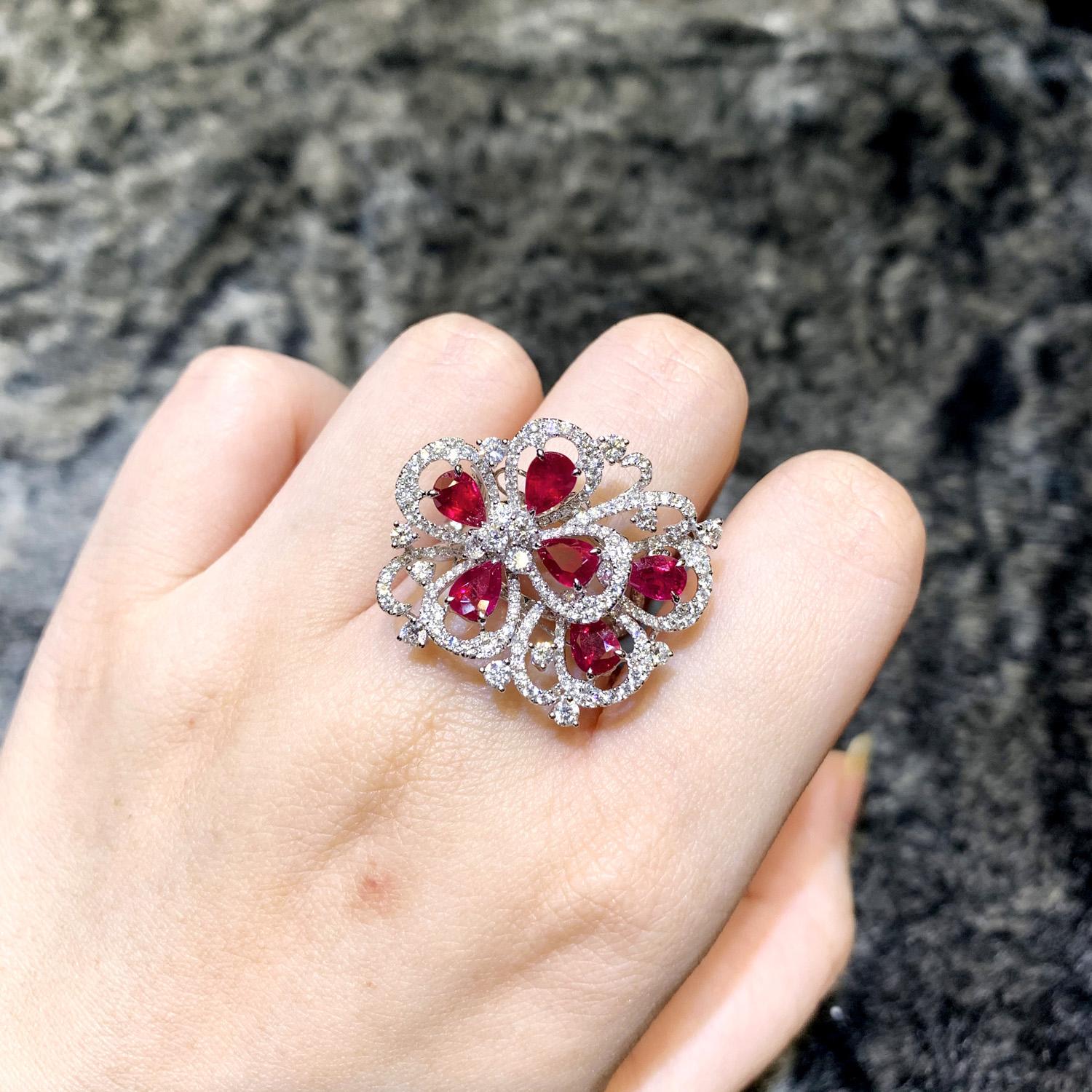 Art Nouveau 2.93 Carat Hot Red Ruby Diamond Cocktail Ring 18 Karat