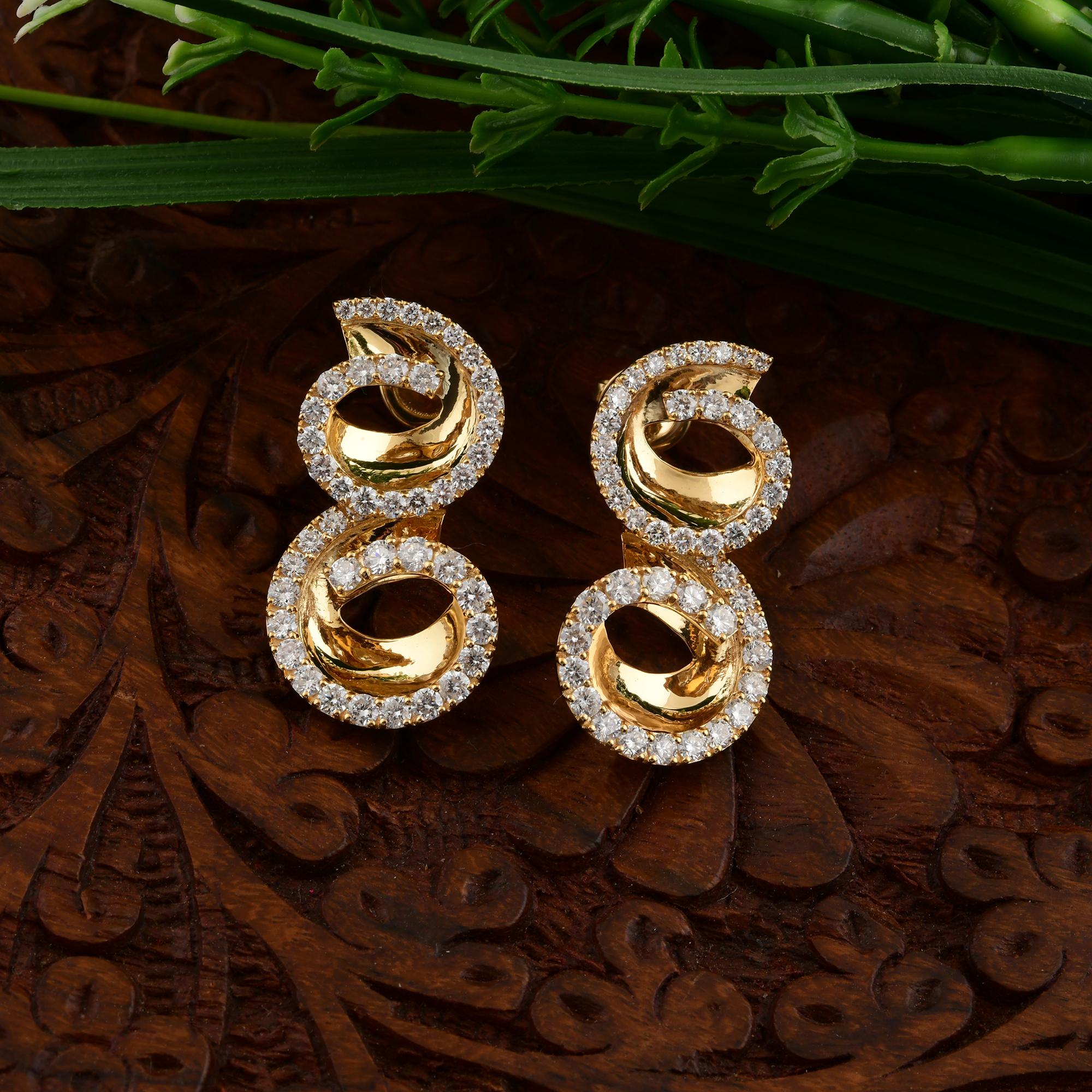 Round Cut 2.93 Carat SI/H Round Diamond Designer Earrings 18 Karat Yellow Gold Jewelry For Sale