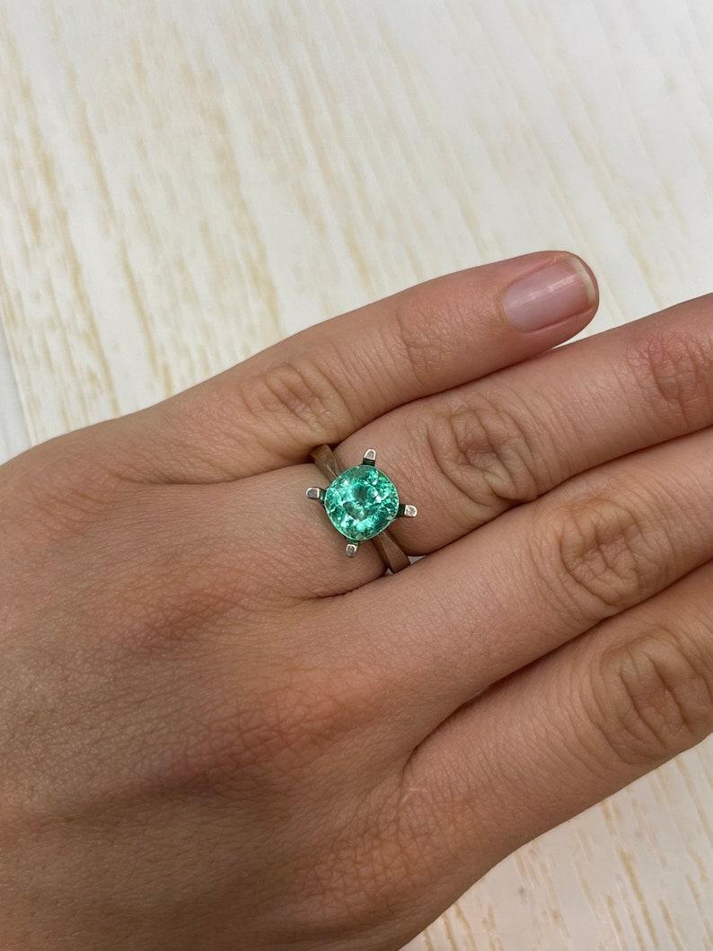 2,93 Karat VVS kolumbianischer Smaragd - Kissenschliff Echter Edelstein Mai Geburtsstein im Angebot 2