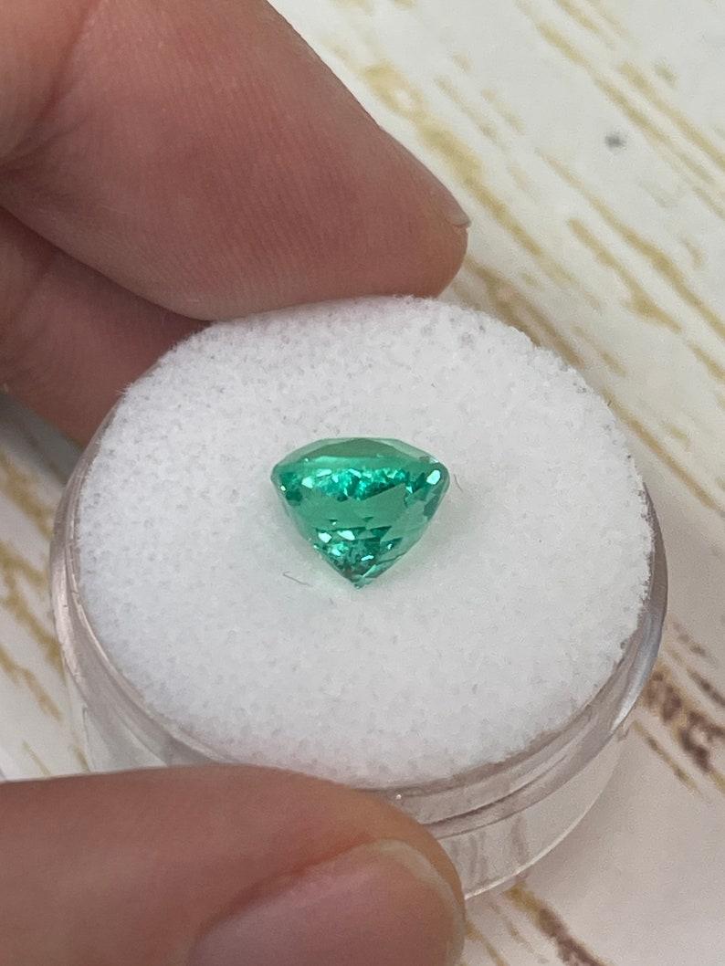 2,93 Karat VVS kolumbianischer Smaragd - Kissenschliff Echter Edelstein Mai Geburtsstein im Angebot 1