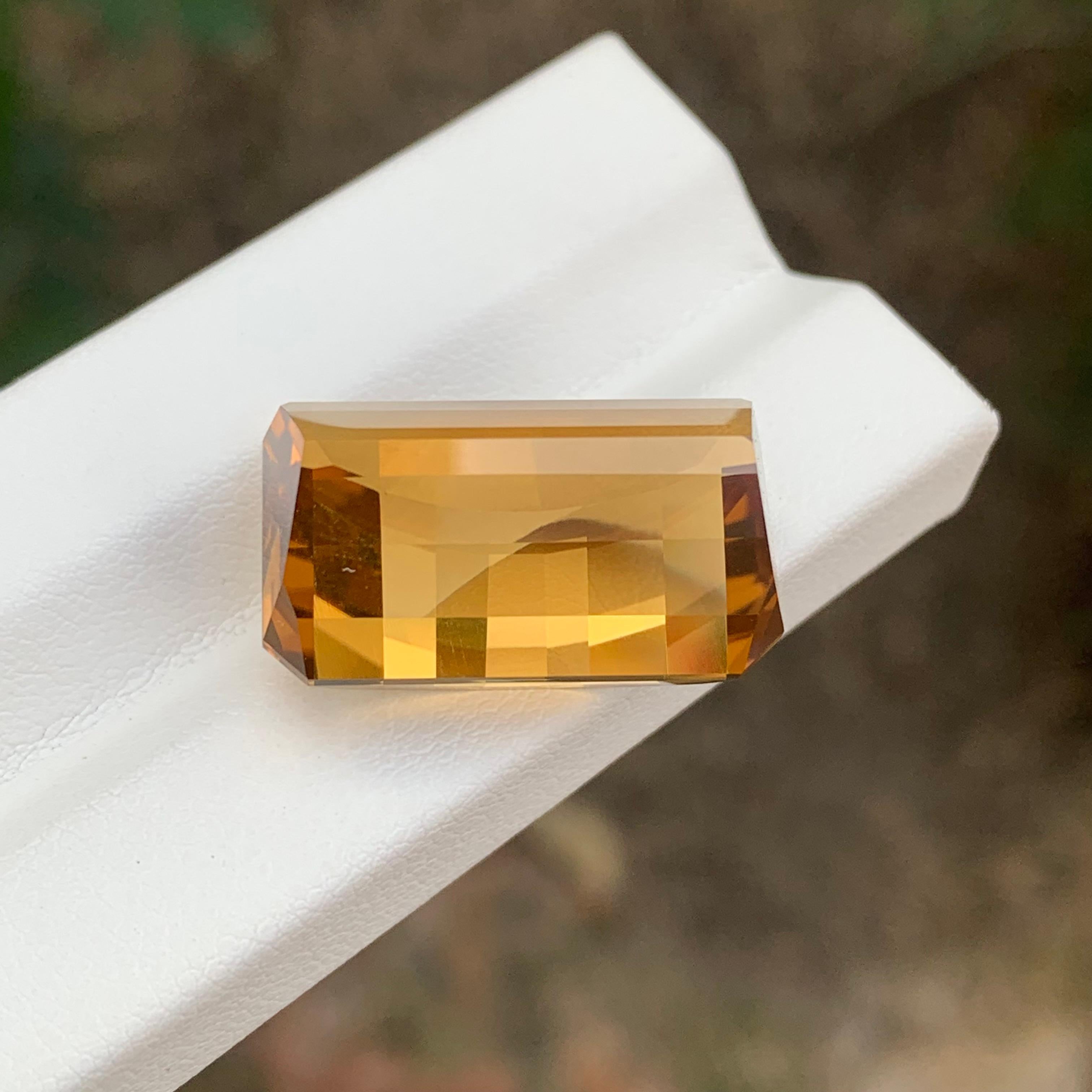 Taglio smeraldo 29,30 carati di Citrino naturale sfuso Smith & Smith Bar Cut Gemstone in vendita
