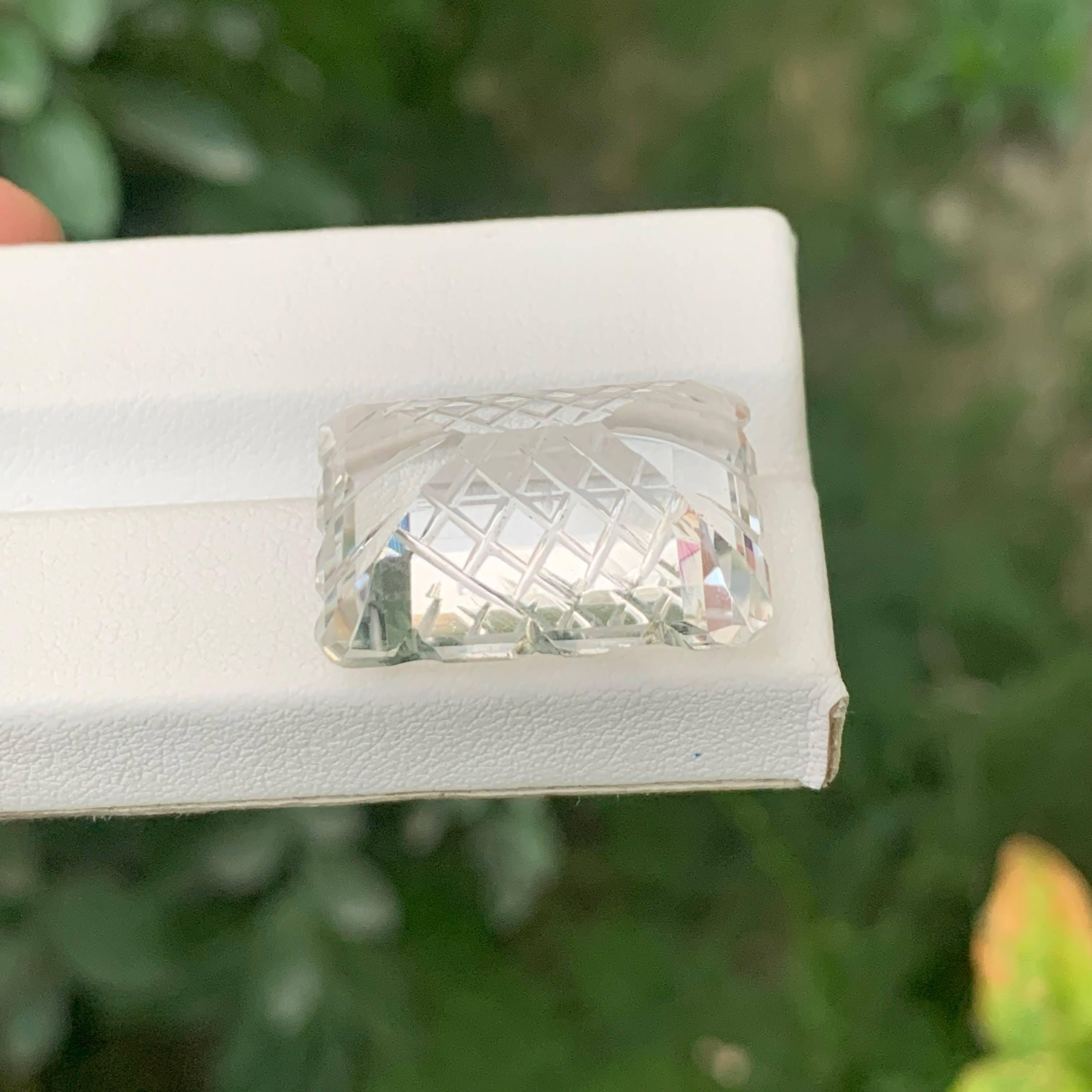 29.30 Carat Natural Loose Fancy Carved Quartz For Jewellery Pakistani Gemstone en vente 1