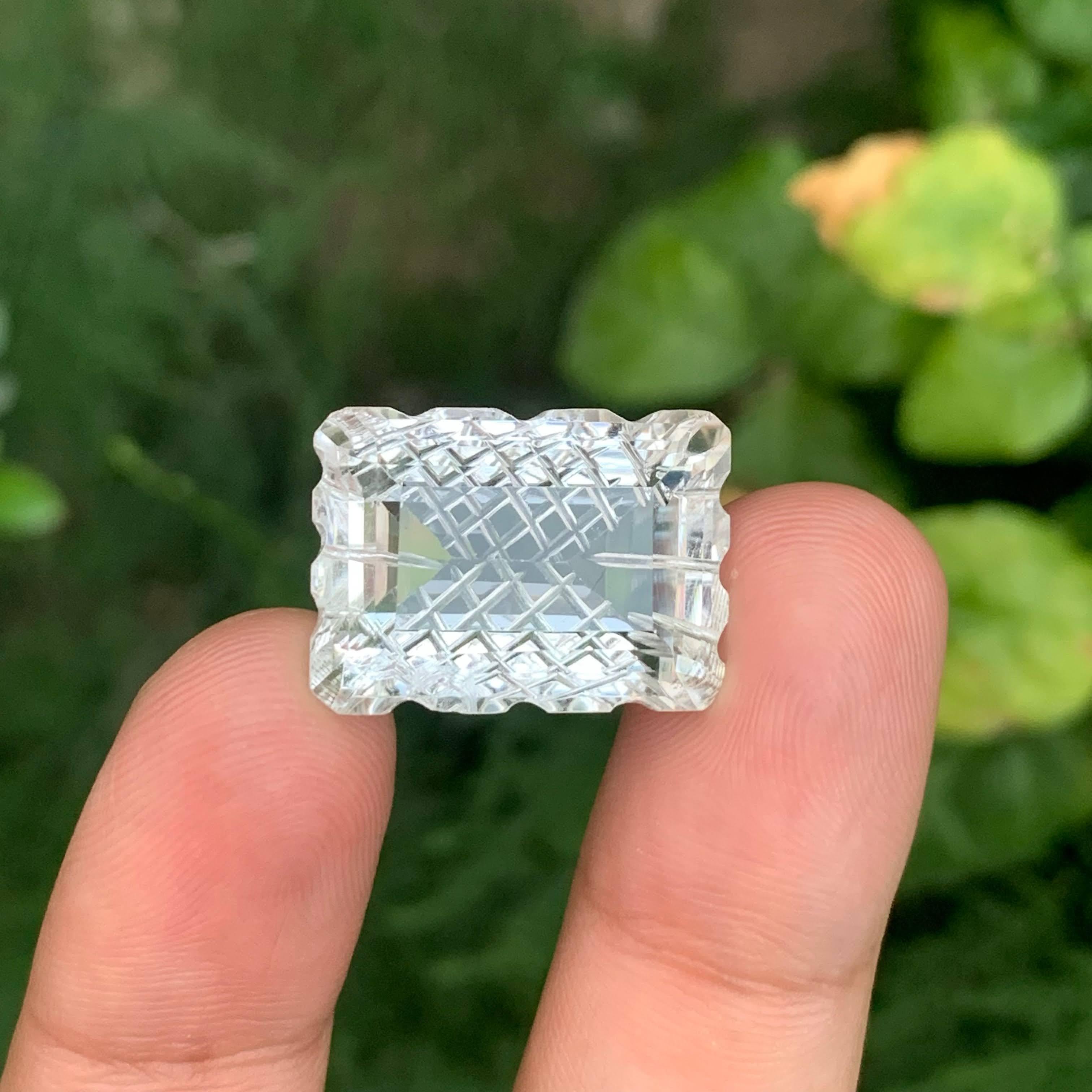 29.30 Carat Natural Loose Fancy Carved Quartz For Jewellery Pakistani Gemstone en vente 2