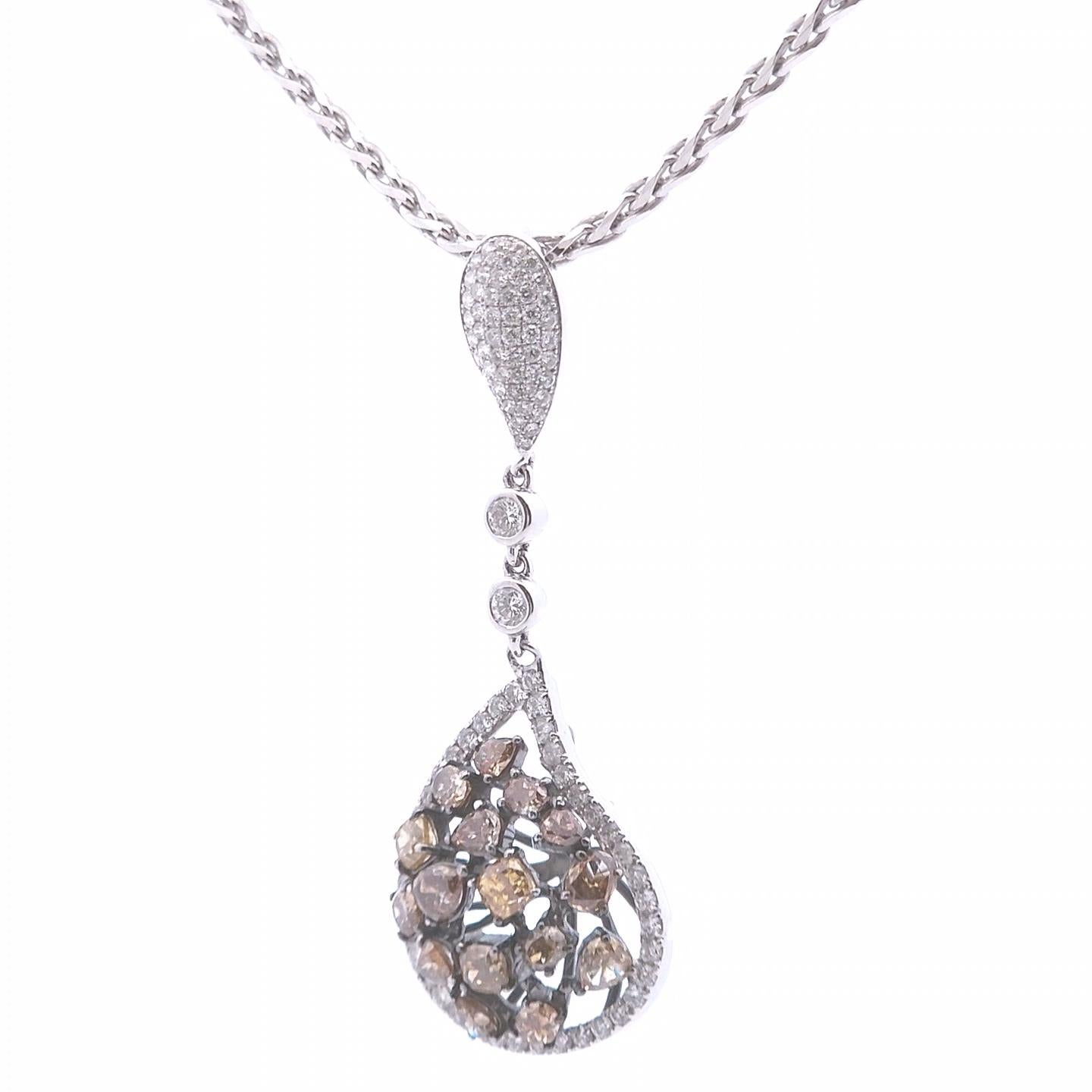 Taille ronde Pendentif en diamant fantaisie de 2,93ct en 14k WG en vente