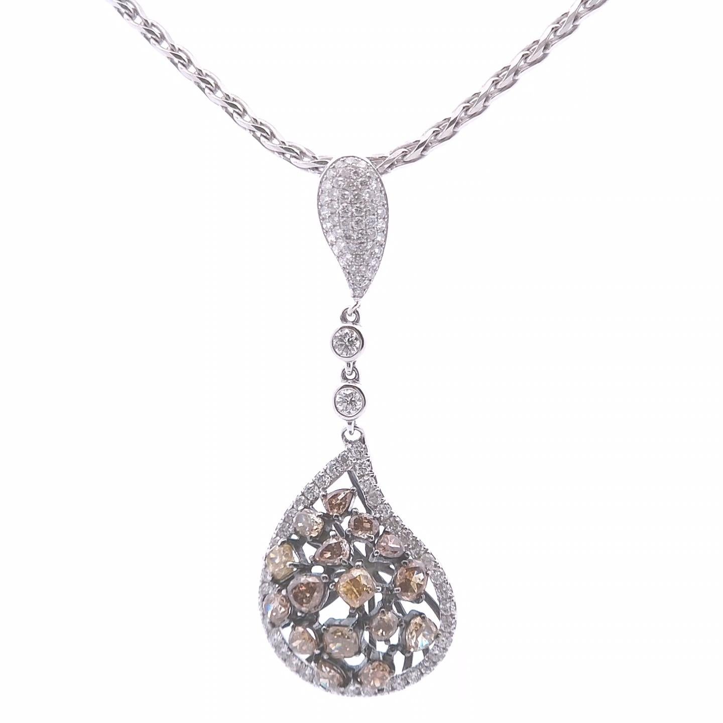 Pendentif en diamant fantaisie de 2,93ct en 14k WG Neuf - En vente à Tustin, CA