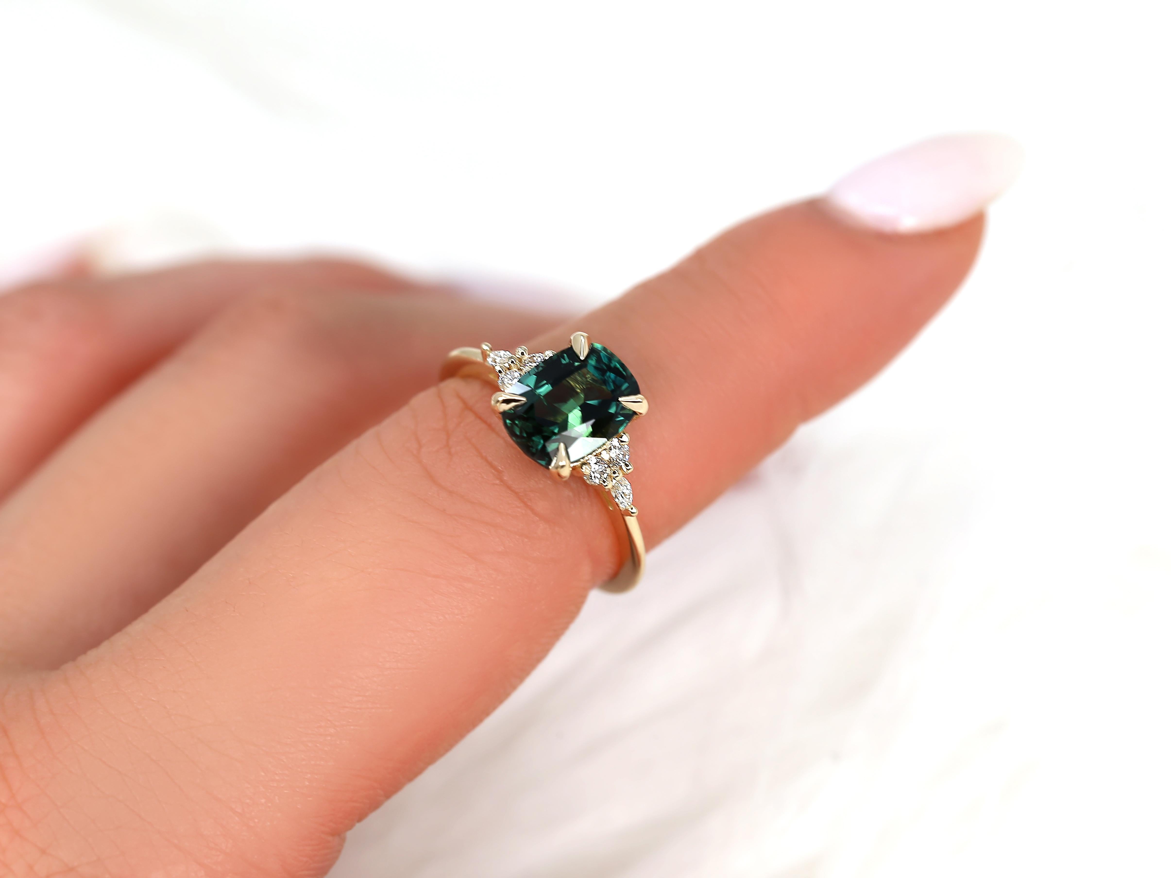 2.93ct Petite Tinsley 14kt Gold Peacock Teal Sapphire Diamond Cluster Ring For Sale 2