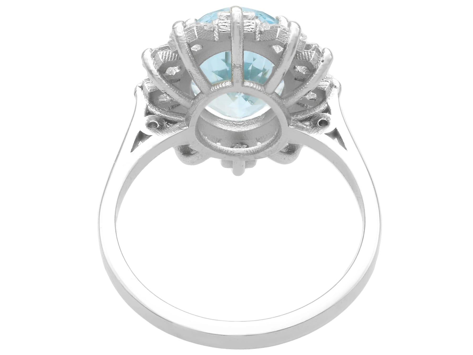 2.94 Carat Aquamarine and 1.10 Carat Diamond Platinum Engagement Ring In Excellent Condition For Sale In Jesmond, Newcastle Upon Tyne