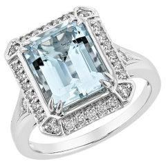 Bague fantaisie aigue-marine de 2,94 carats en or blanc 18 carats avec diamant blanc.   