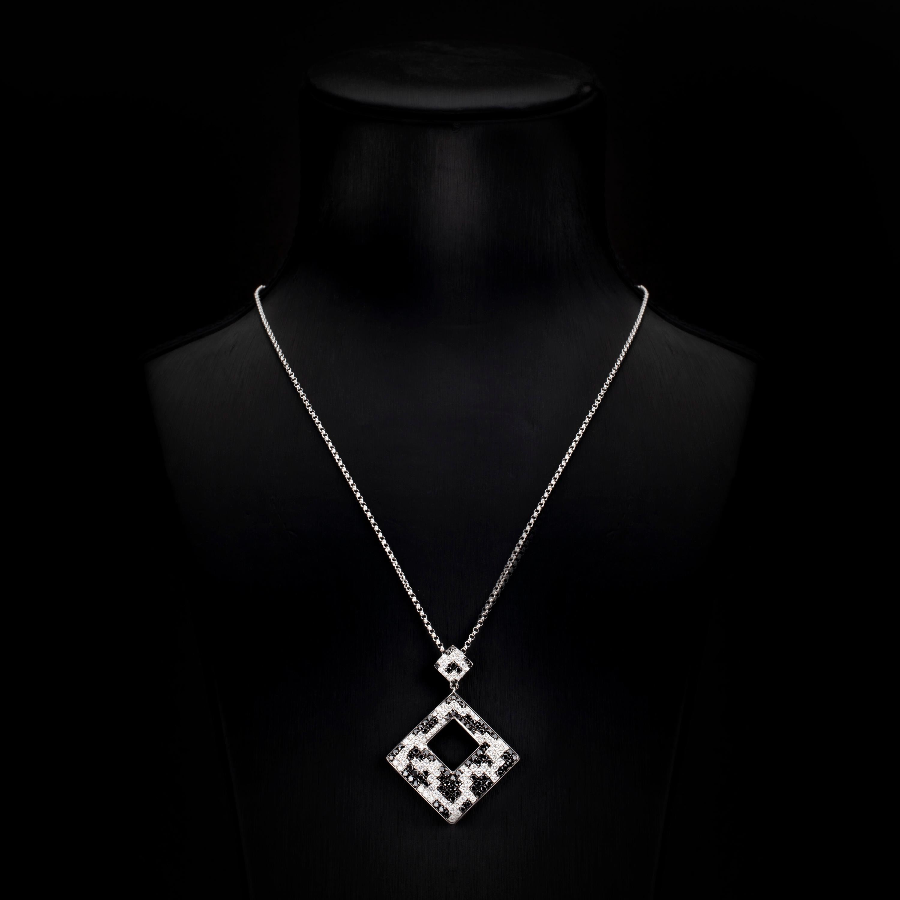 Contemporary 2.94 Carat Black White Diamond 18 Karat White Gold Pendant Necklace For Sale