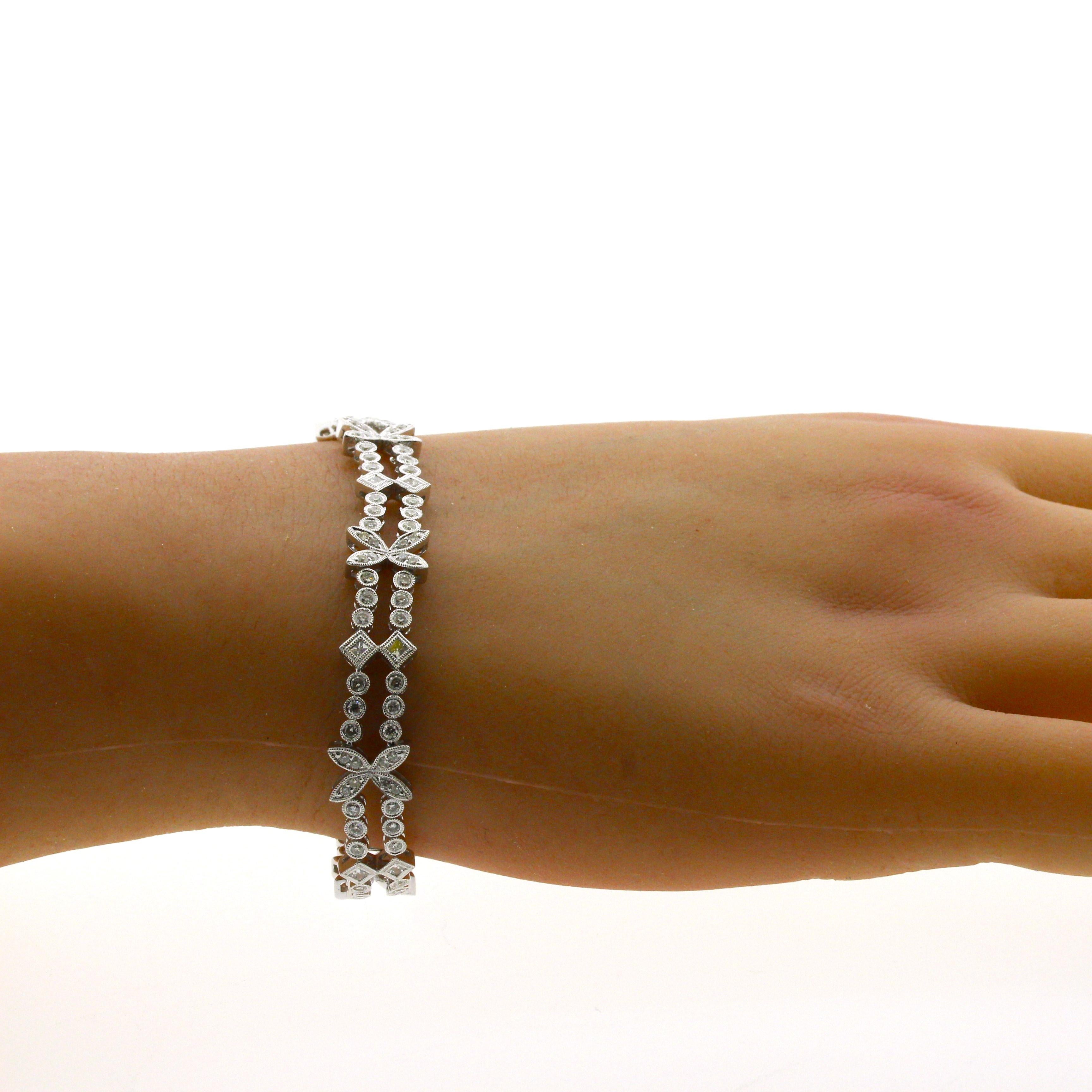 Bracciale a doppia fila in oro con diamante a farfalla da 2,94 carati In condizioni Nuovo in vendita a Beverly Hills, CA