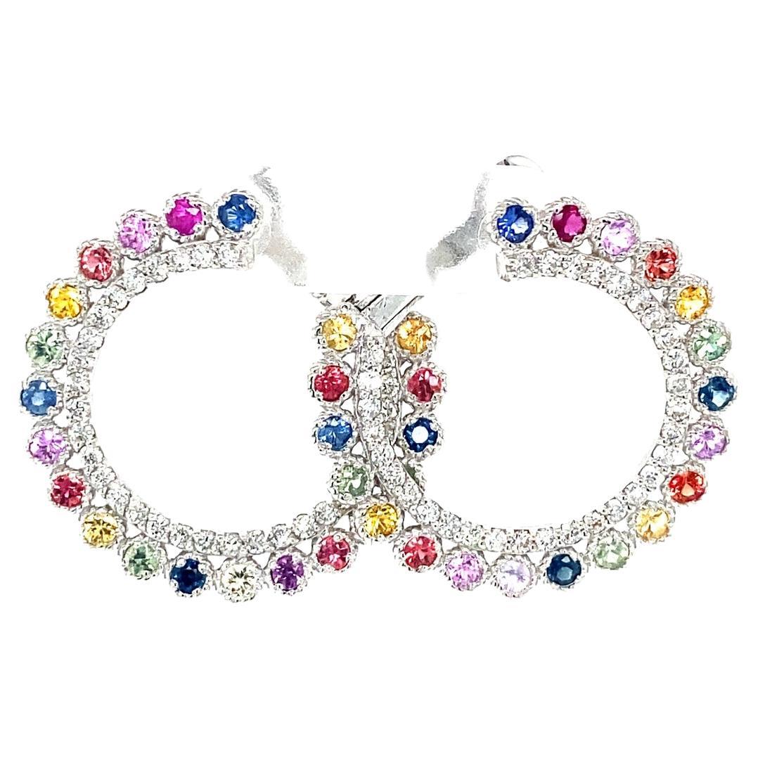 Boucles d'oreilles en or blanc 14 carats avec saphirs multicolores de 2,94 carats et diamants  en vente