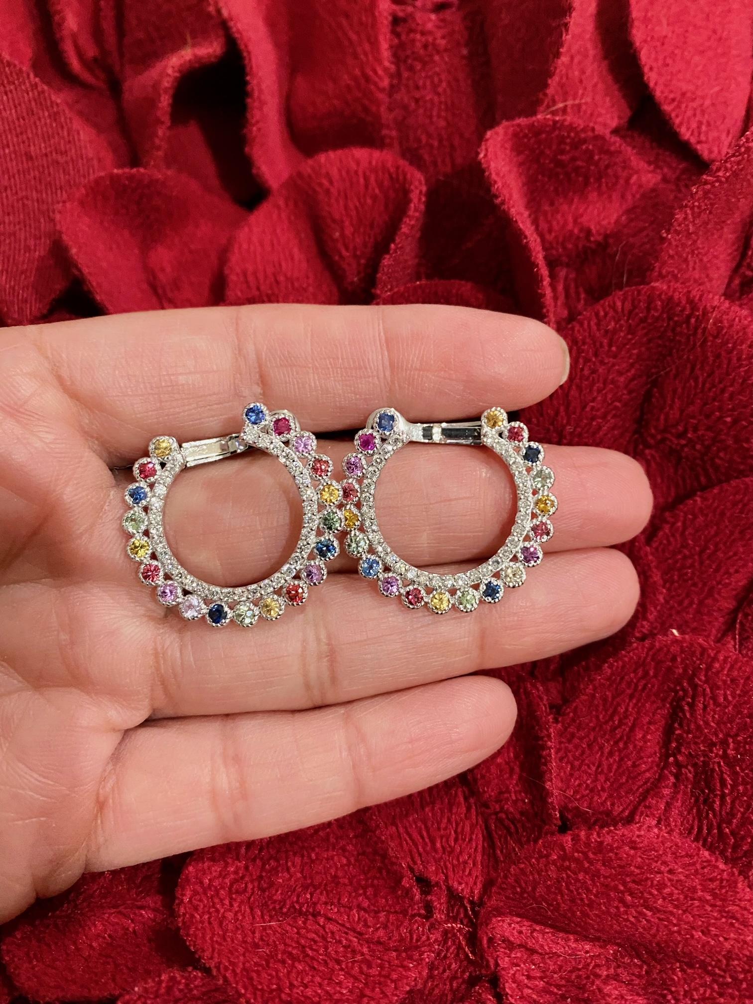 Boucles d'oreilles en or blanc 14 carats avec saphirs multicolores de 2,94 carats et diamants  Pour femmes en vente