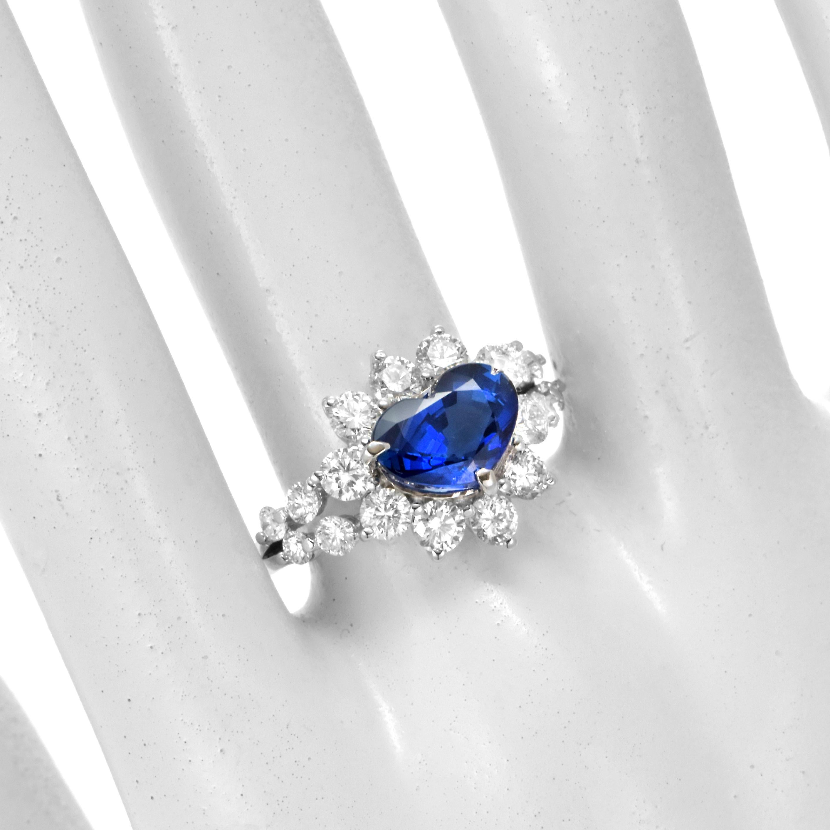 Ring aus Platin mit 2,94 Karat natürlichem Saphir und Diamant im Zustand „Neu“ im Angebot in Tokyo, JP