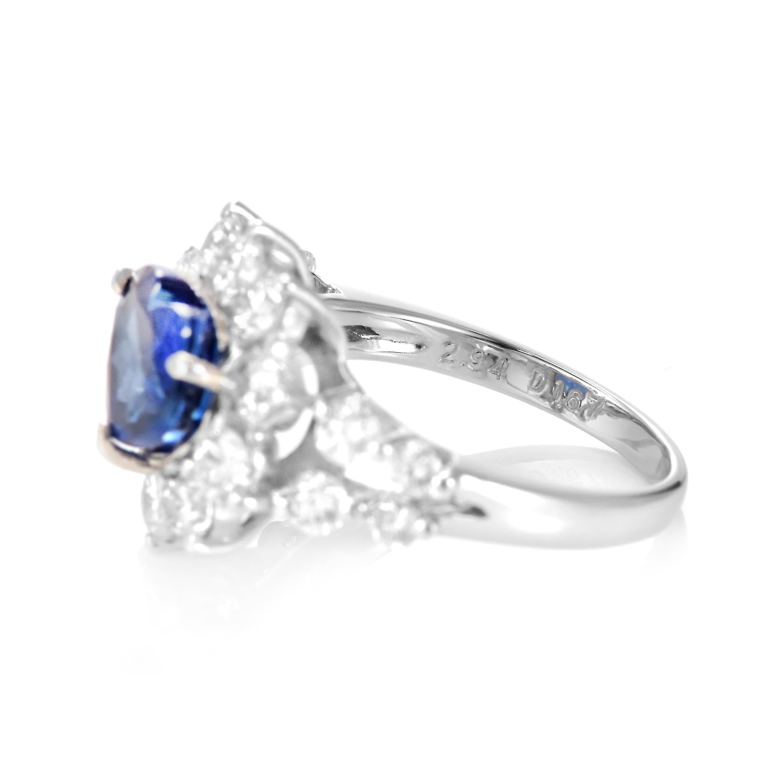 Ring aus Platin mit 2,94 Karat natürlichem Saphir und Diamant im Angebot 2