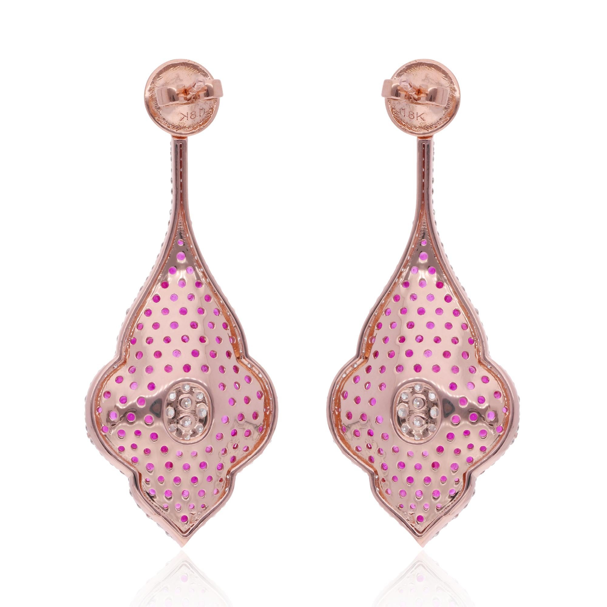 2.94 Carat Ruby Leaf Dangle Earrings Diamond 18 Karat White & Rose Gold In condizioni Nuovo in vendita a Diera, Dubai