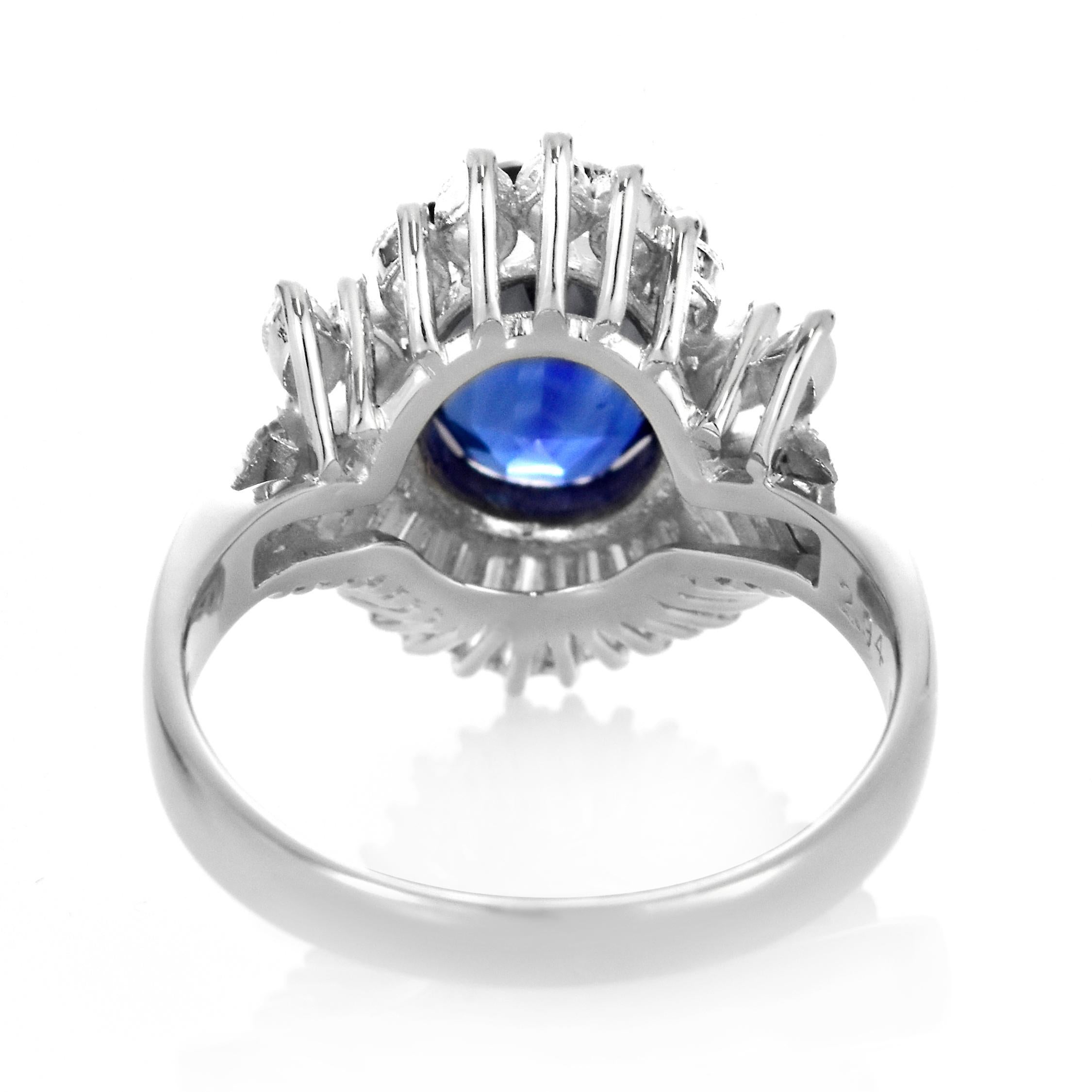 Anillo de Cóctel de Zafiro y Diamantes de 2,94 Quilates realizado en Platino en venta 7