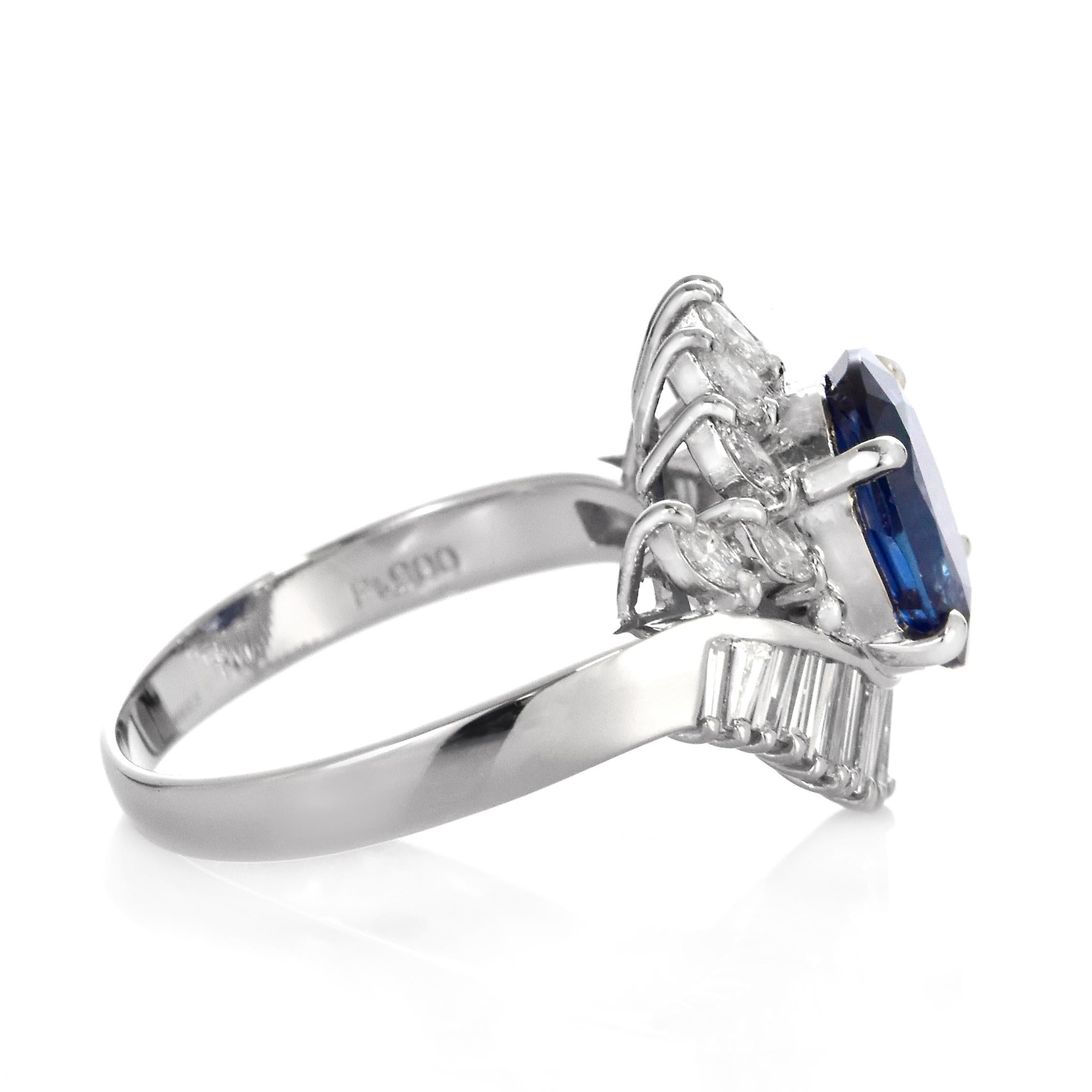 De las mujeres Anillo de Cóctel de Zafiro y Diamantes de 2,94 Quilates realizado en Platino en venta