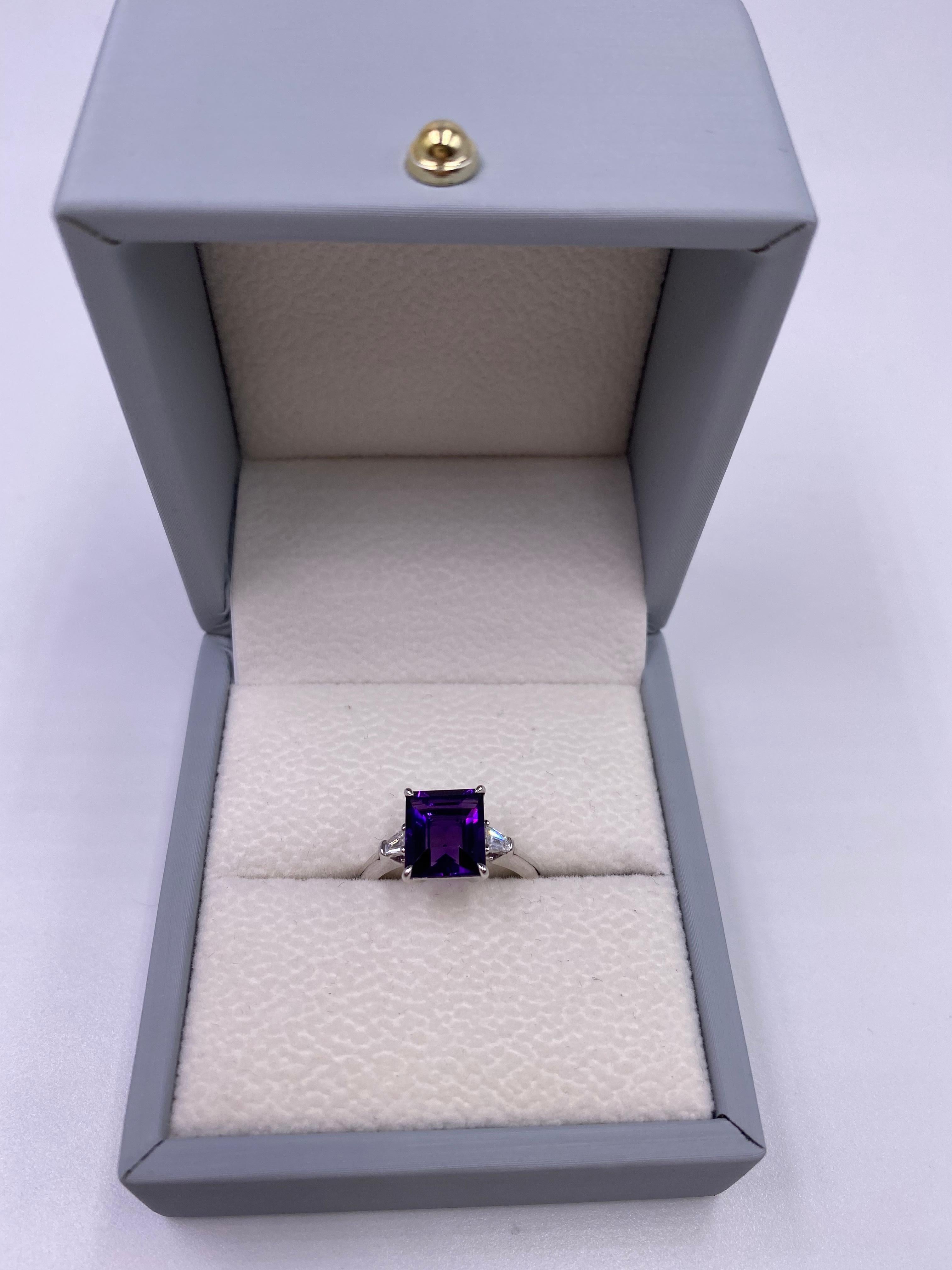 Contemporary 2.94 Ct Amethyst Diamond 18 K White Gold Ring For Sale