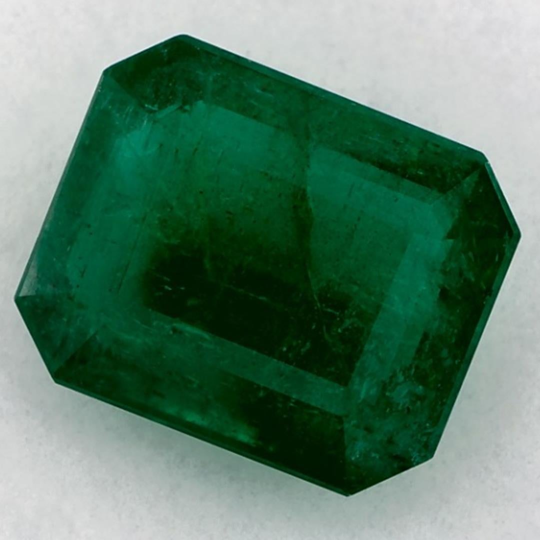 Con un vibrante tono verde, la piedra de nacimiento de mayo es un símbolo del renovado crecimiento primaveral. 

Explora la vibrante colección de esmeraldas, rubíes y zafiros de nuestra tienda, disponibles como gemas sueltas y combinadas con nuestra