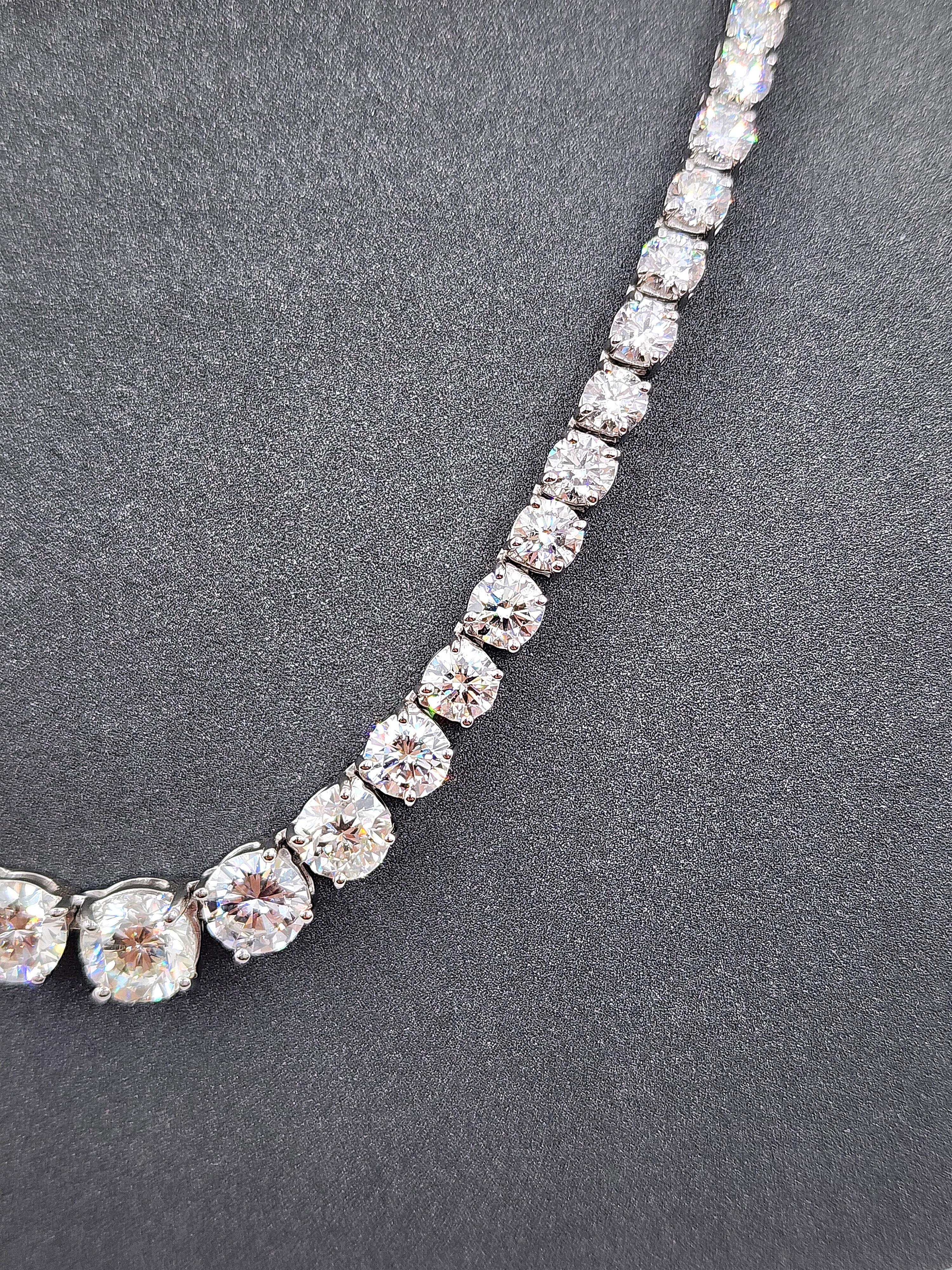 Moderne Collier de diamants gradués Riviera 29.42 ct - Platine en vente