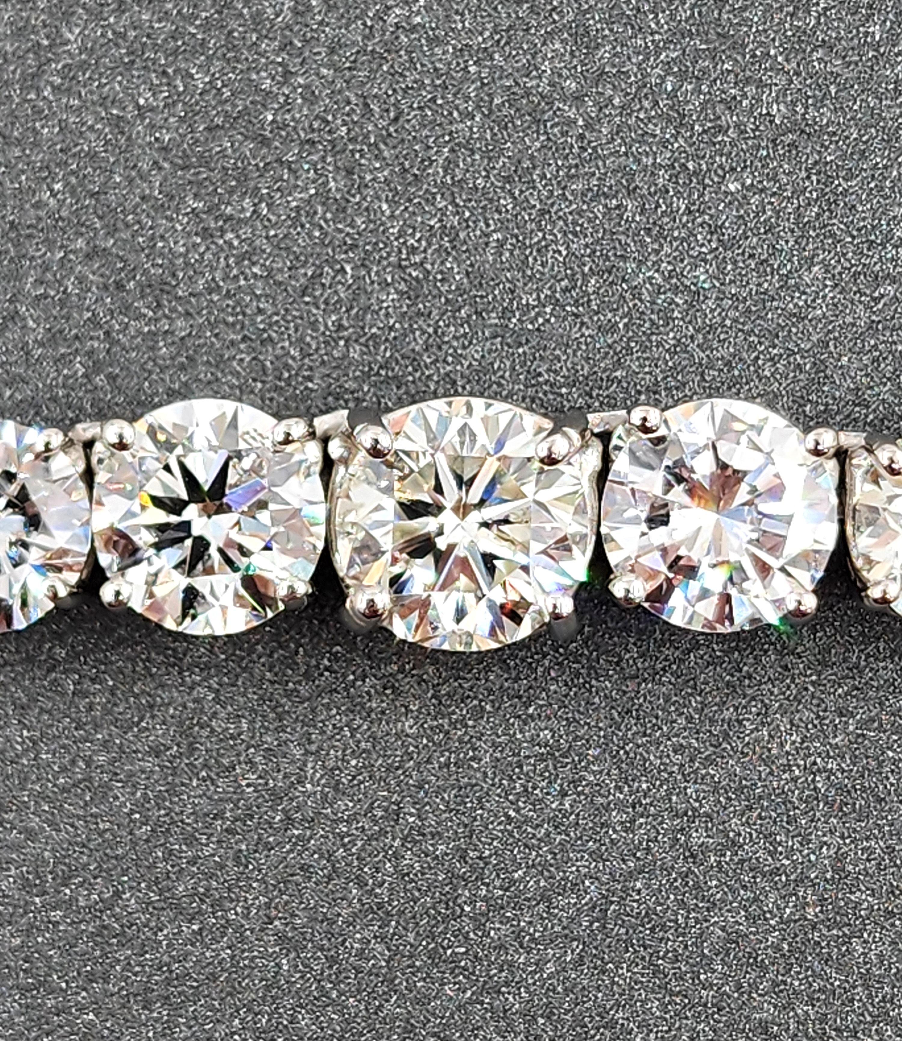 Taille ronde Collier de diamants gradués Riviera 29.42 ct - Platine en vente