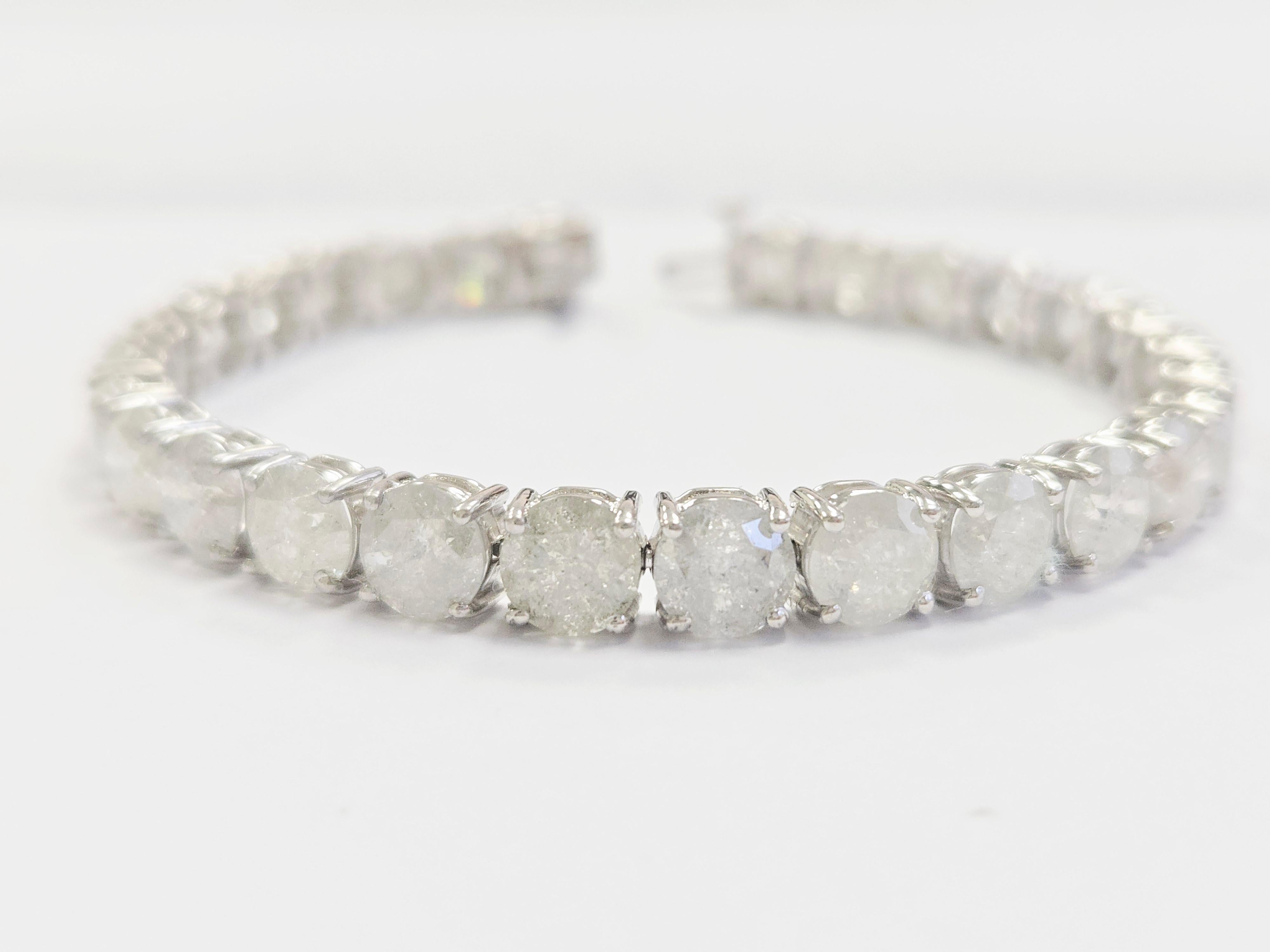 29.48 Carat Natural Diamond Tennis Bracelet 14 Karat White Gold Unisexe en vente