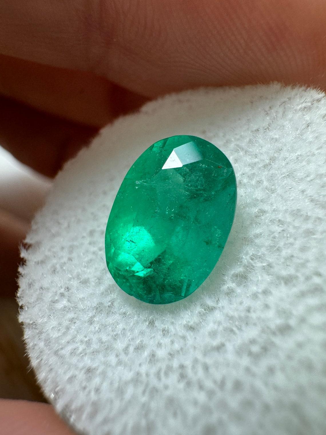 2,95 Carati 11x8 Smeraldo colombiano verde semitrasparente - Ovale  Gemma di maggio In condizioni Nuovo in vendita a Jupiter, FL