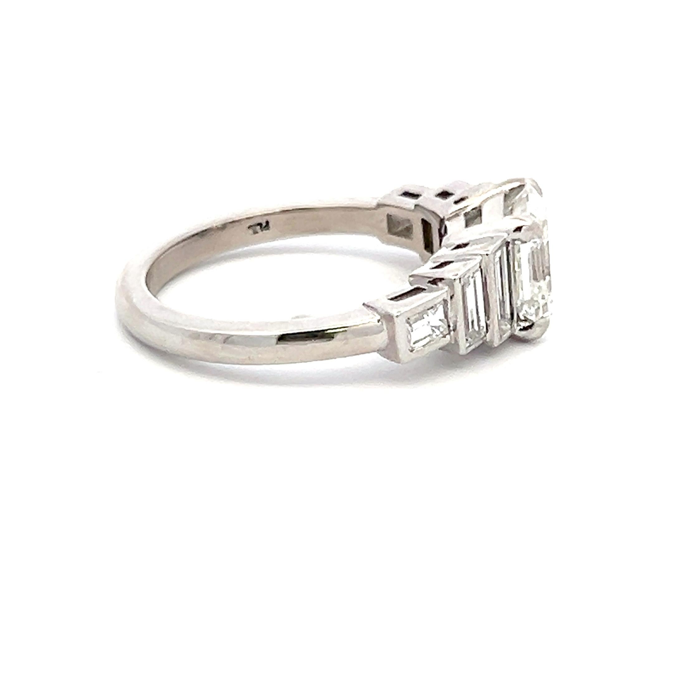 Titre :
2.95 Carat Asscher Cut F VS2 and Baguette Shape F VS2 Diamond Platinum Engagement Ring
Le style :
Engagement
Métal :
Platine
Pierre précieuse 1 :
Diamant de 2,15 carats
Nombre de pierres :
1
Couleur :
F
La clarté :
VS2
Forme :
Taille