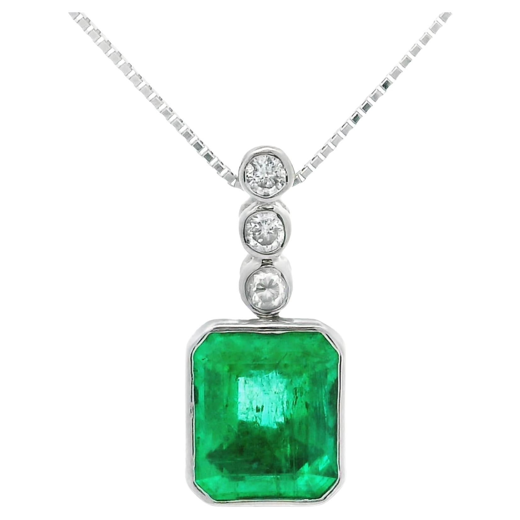 2.95 Carat Emerald Diamond Platinum Pendant For Sale