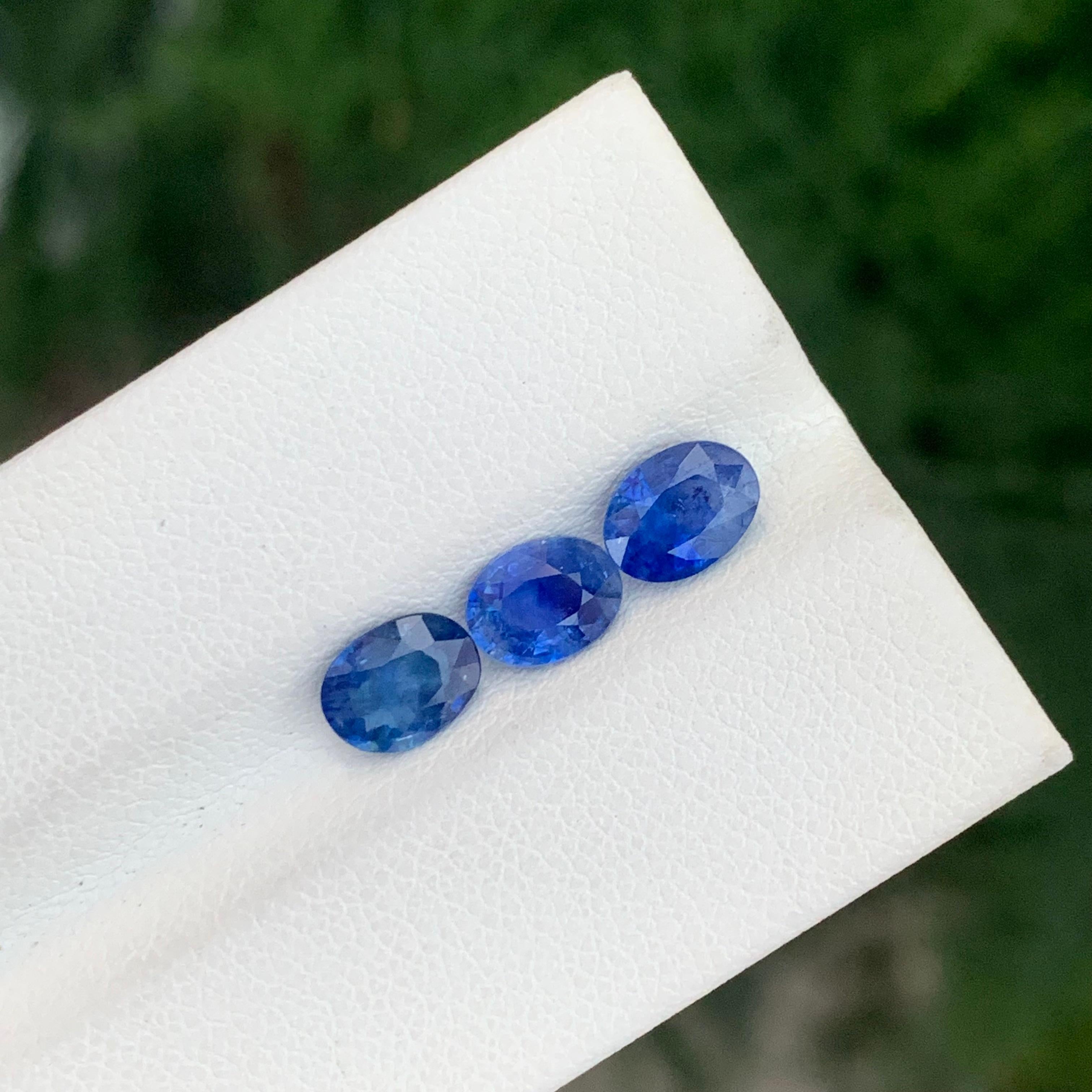 Oval Cut 2.95 Carat Gorgeous Faceted Sapphire Lot For Jewellery Making For Sale