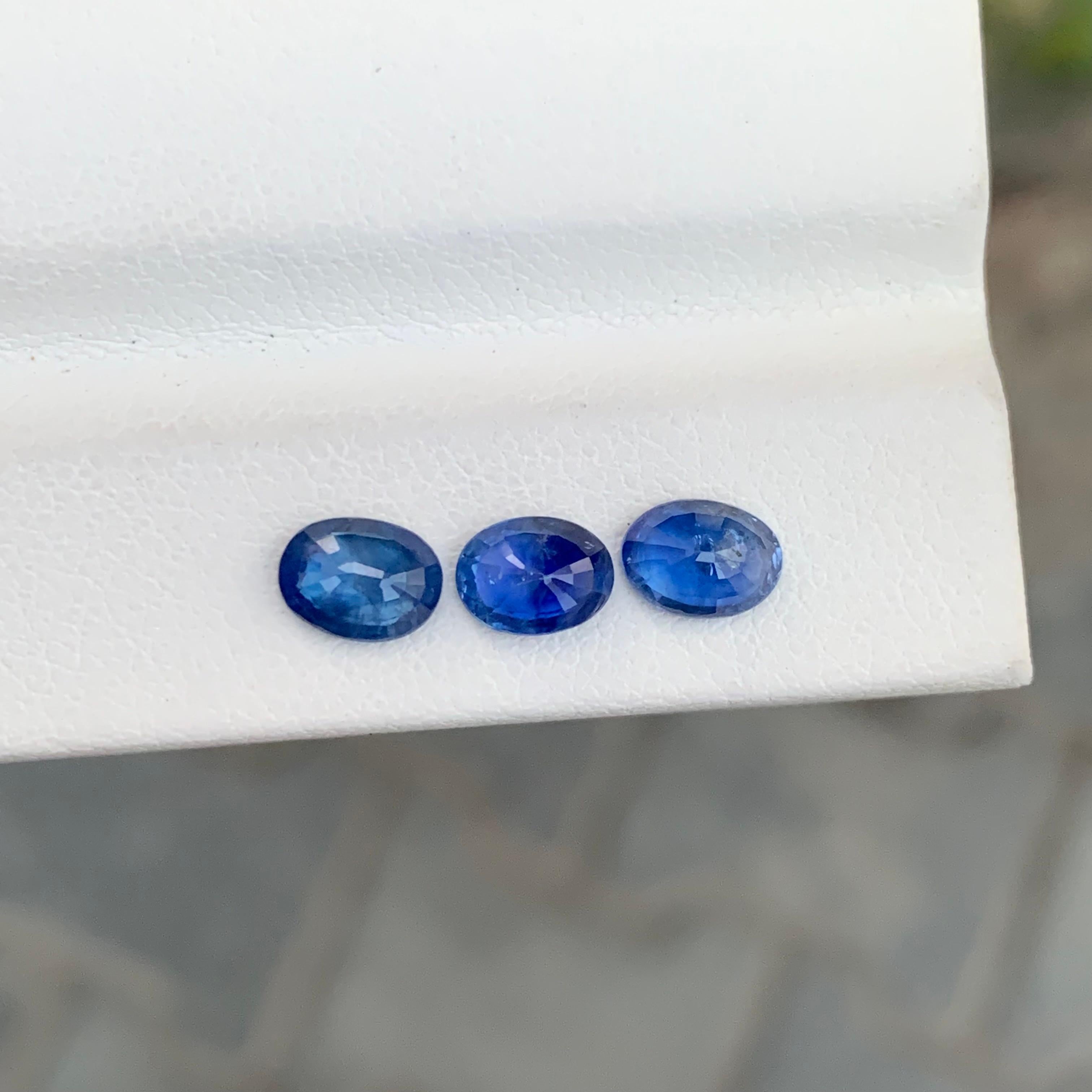 2.95 Carat Gorgeous Faceted Sapphire Lot For Jewellery Making For Sale 1