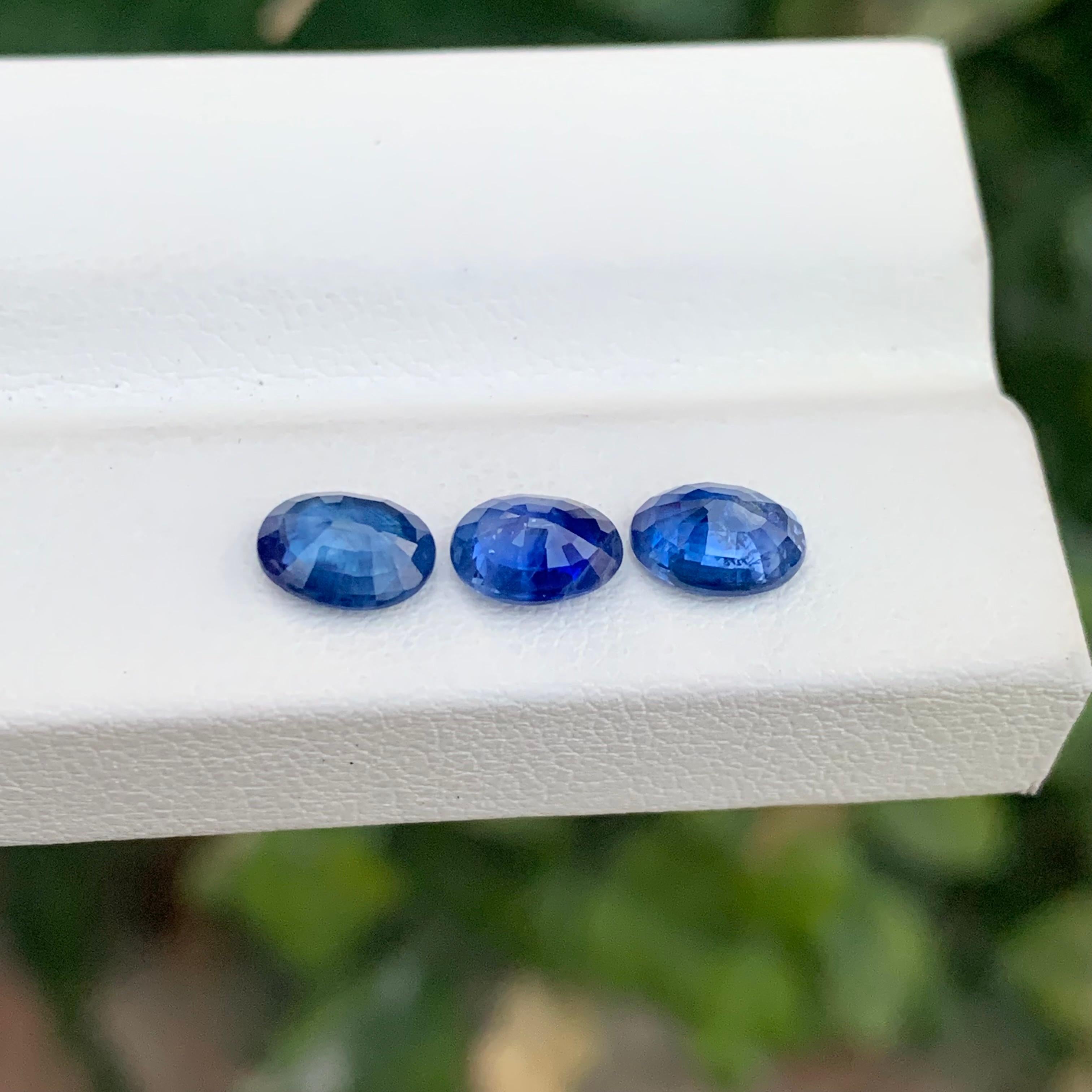 2.95 Carat Gorgeous Faceted Sapphire Lot For Jewellery Making For Sale 2