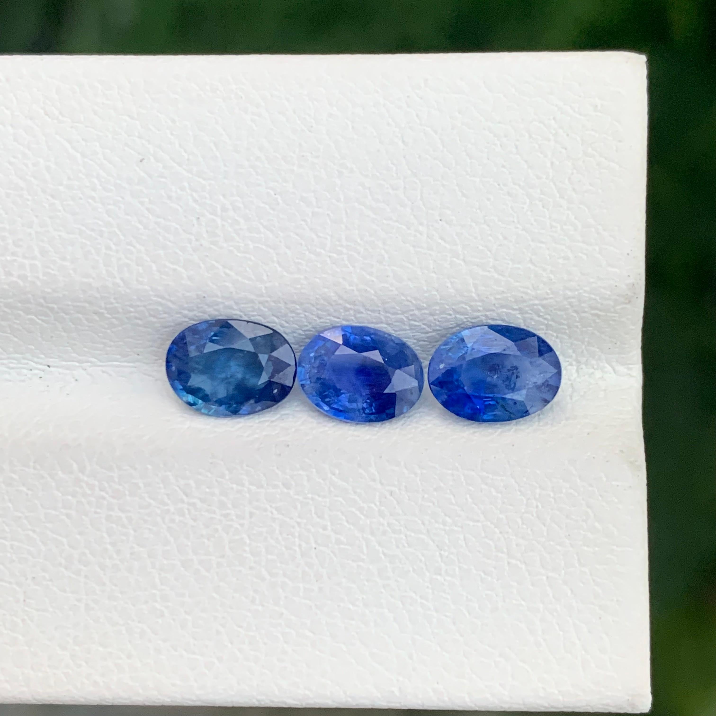 2.95 Carat Gorgeous Faceted Sapphire Lot For Jewellery Making For Sale 3