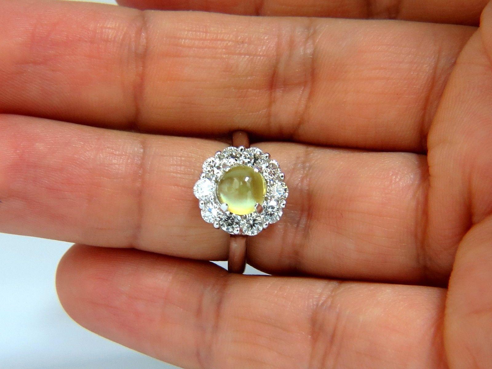 2.95 Carat Natural Cabochon Chrysoberyl Cat's Eye Diamonds Ring 14 Karat In New Condition In New York, NY