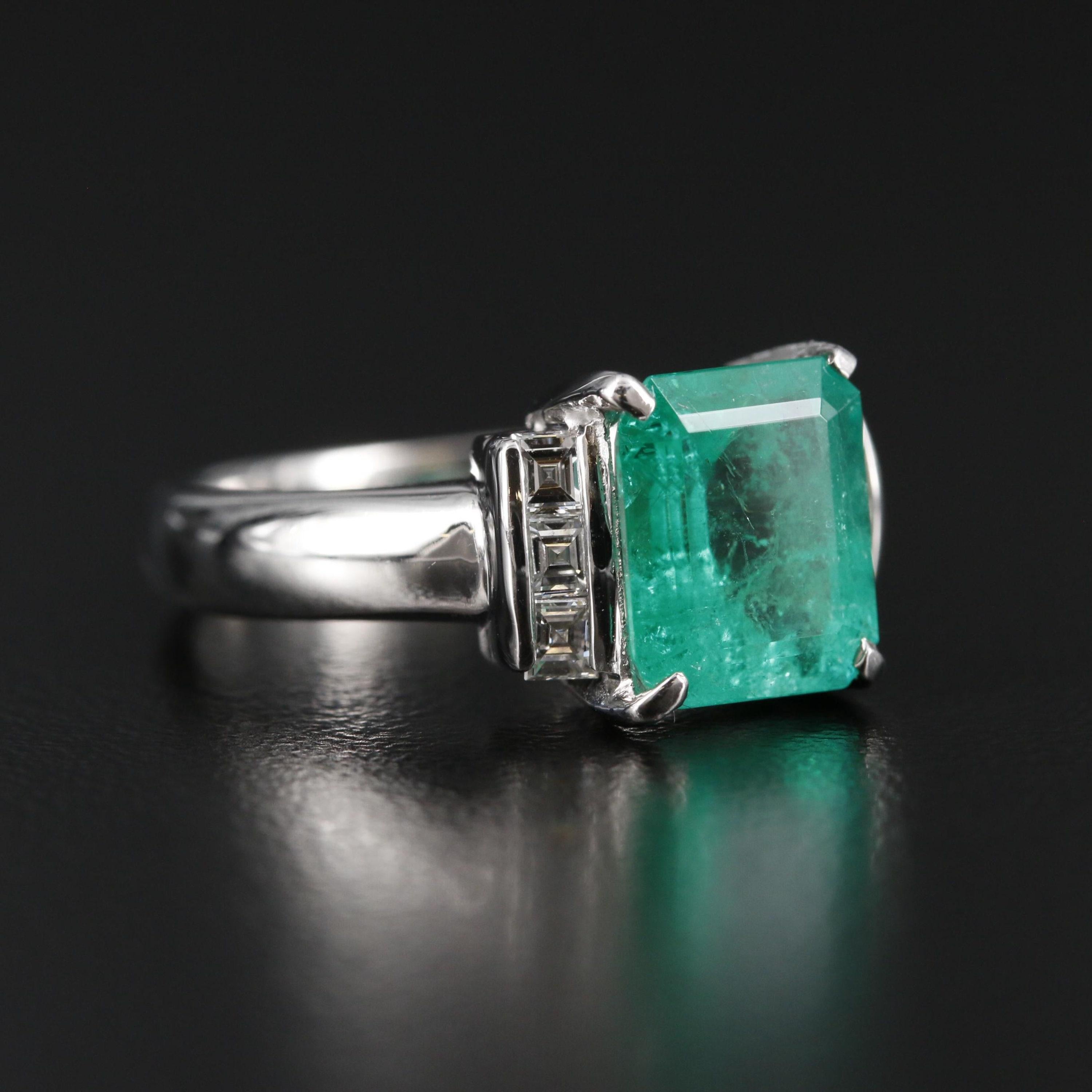 For Sale:  2.95 Carat Natural Emerald Diamond Engagement Ring Diamond Signet Wedding Ring 2
