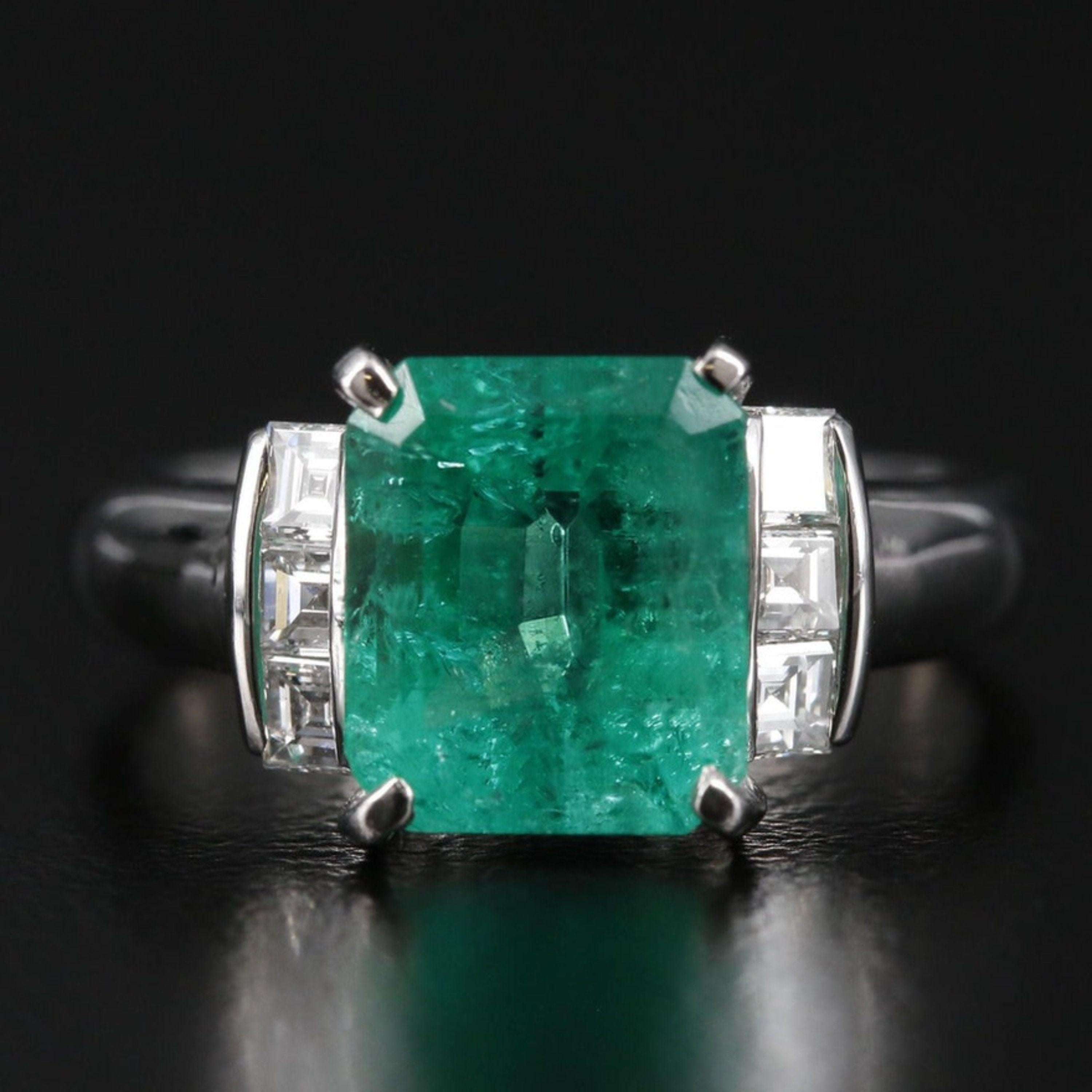 For Sale:  2.95 Carat Natural Emerald Diamond Engagement Ring Diamond Signet Wedding Ring 6
