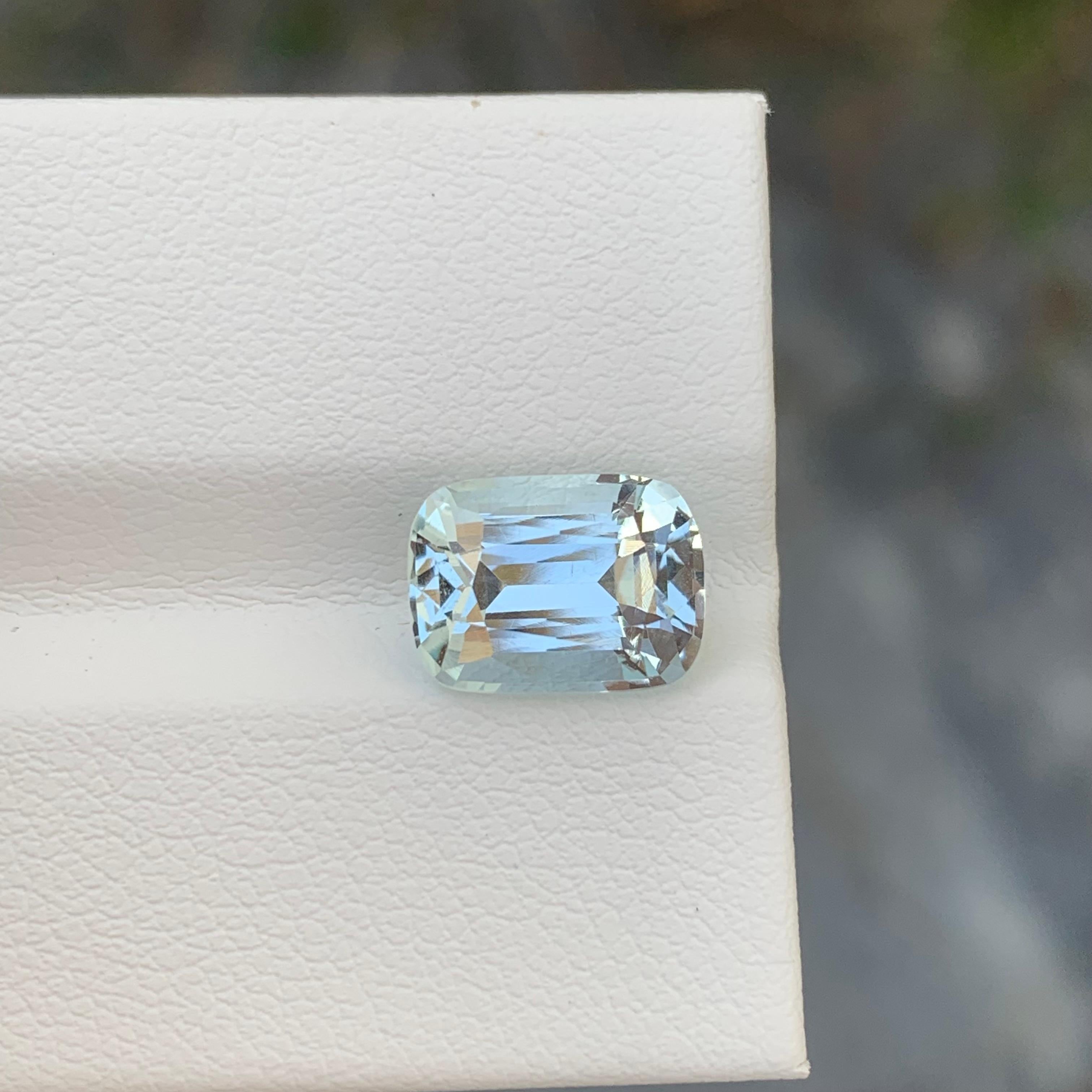 2.95 Carat Natural Loose Aquamarine Cushion Shape Gem For Jewellery Making For Sale 4