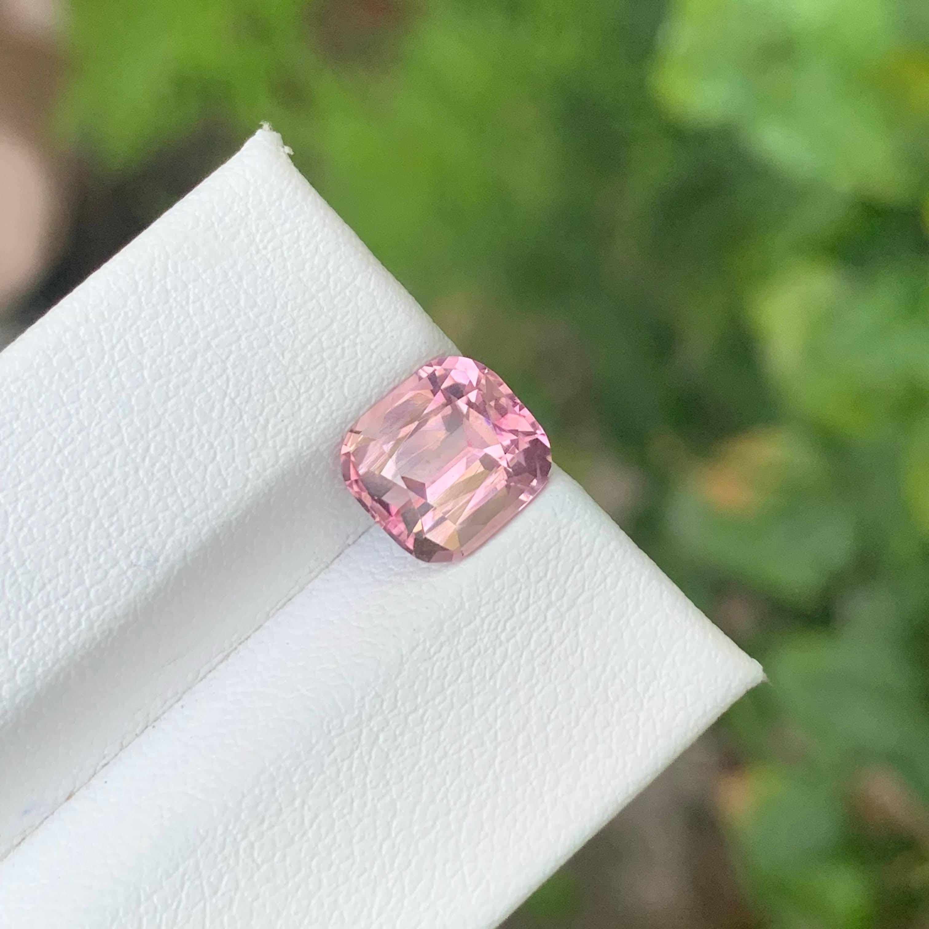 2.95 Carat Natural Loose Baby Pink Tourmaline Stone Cushion Cut Afghan Gemstone (pierre précieuse afghane) Unisexe en vente