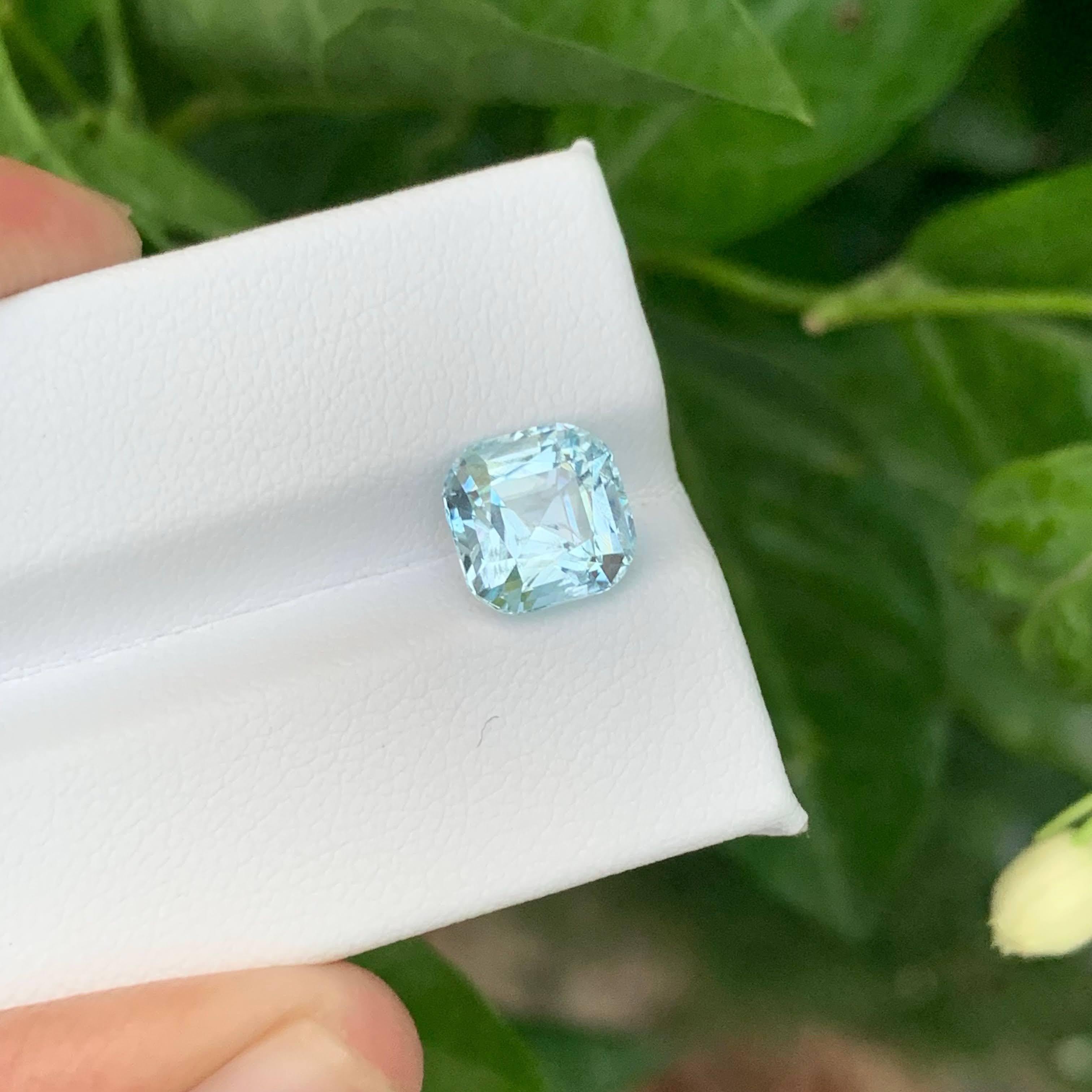 Gewicht 2,95 Karat 
Abmessungen 8.4x8.4x6.6mm
Behandlung Keine 
Herkunft Pakistan 
Klarheit VVS 
Form Schnitt Kissen 





Dieser 2,95 Karat schwere blaue Aquamarin ist ein ruhiger und eleganter Edelstein, der aus den edelsteinreichen Minen