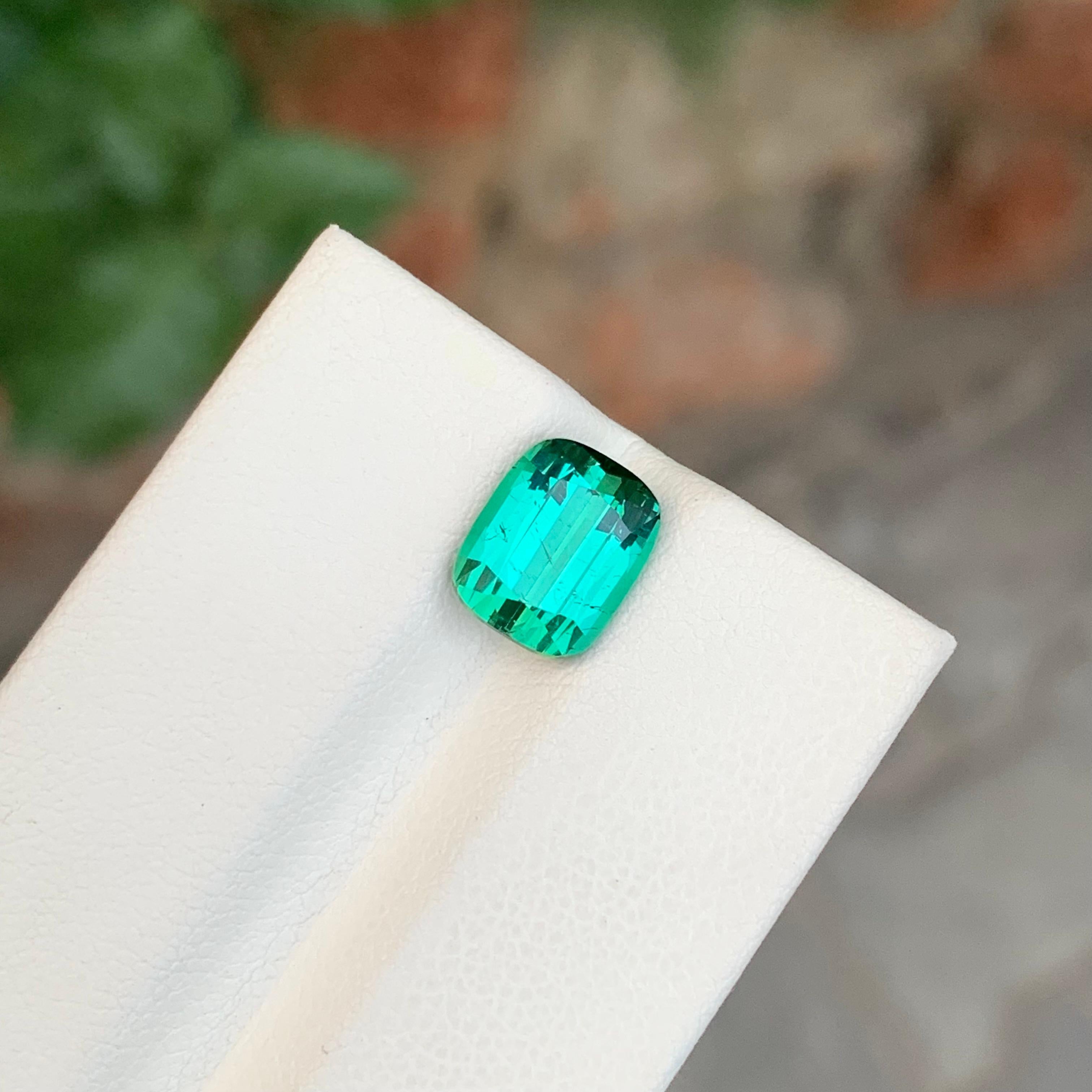 Gema natural suelta de turmalina verde azul de 2.95 quilates en forma de cojín Artes y manualidades en venta
