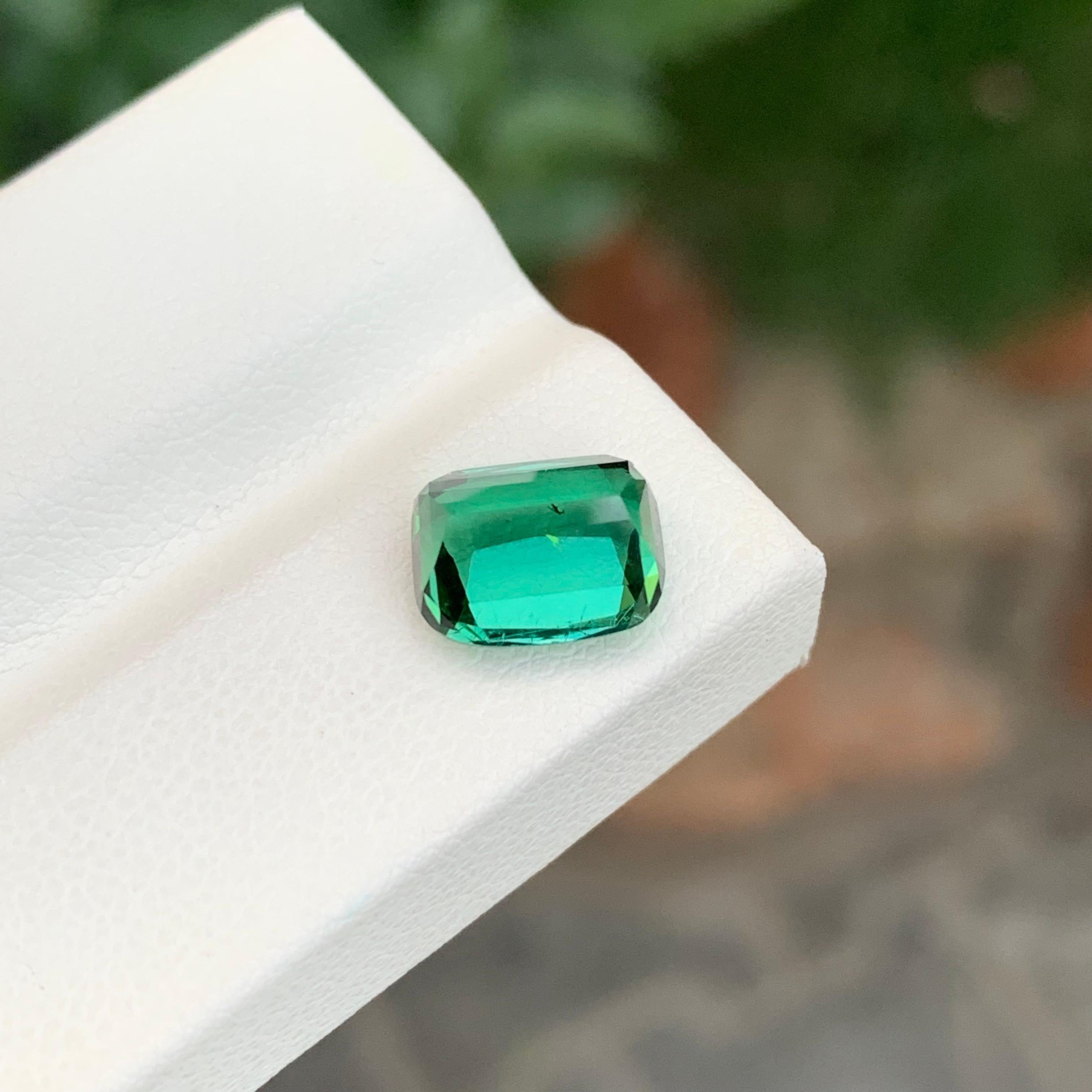 Femenino o masculino Gema natural suelta de turmalina verde azul de 2.95 quilates en forma de cojín en venta